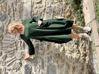 Kare Yaka Kadife Elbise