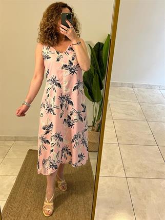 Kolsuz Pembe Çiçekli Midi Boy Elbise