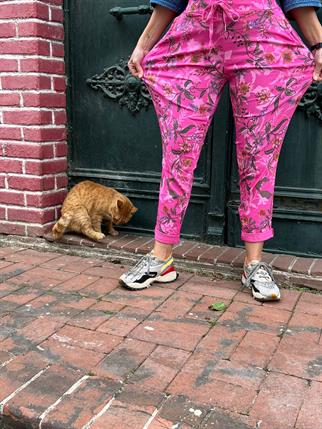 Şeker Pembe İthal Likralı Çiçek Desenli Pantolon