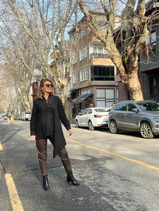 Siyah Asimetrik Gömlek