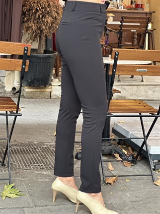 Siyah Likralı Kalem Pantolon
