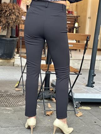 Siyah Likralı Kalem Pantolon