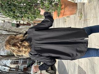 Siyah Sırtı Düğme Detaylı Gömlek