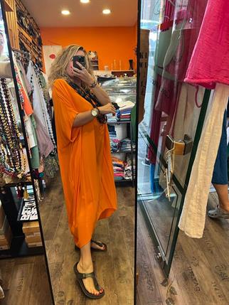 Turuncu Sırtı Pencereli Salaş Elbise