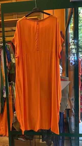 Turuncu Sırtı Pencereli Salaş Elbise