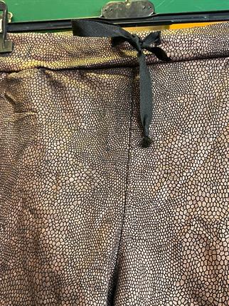 Yılan Derisi Desenli Pantolon