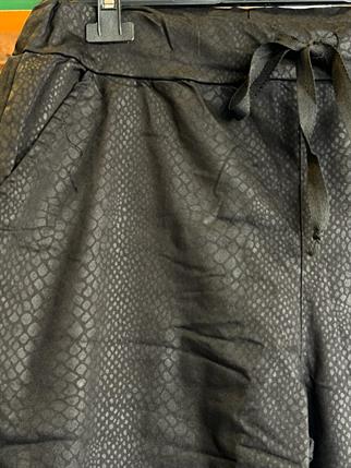 Yılan Derisi Desenli Pantolon