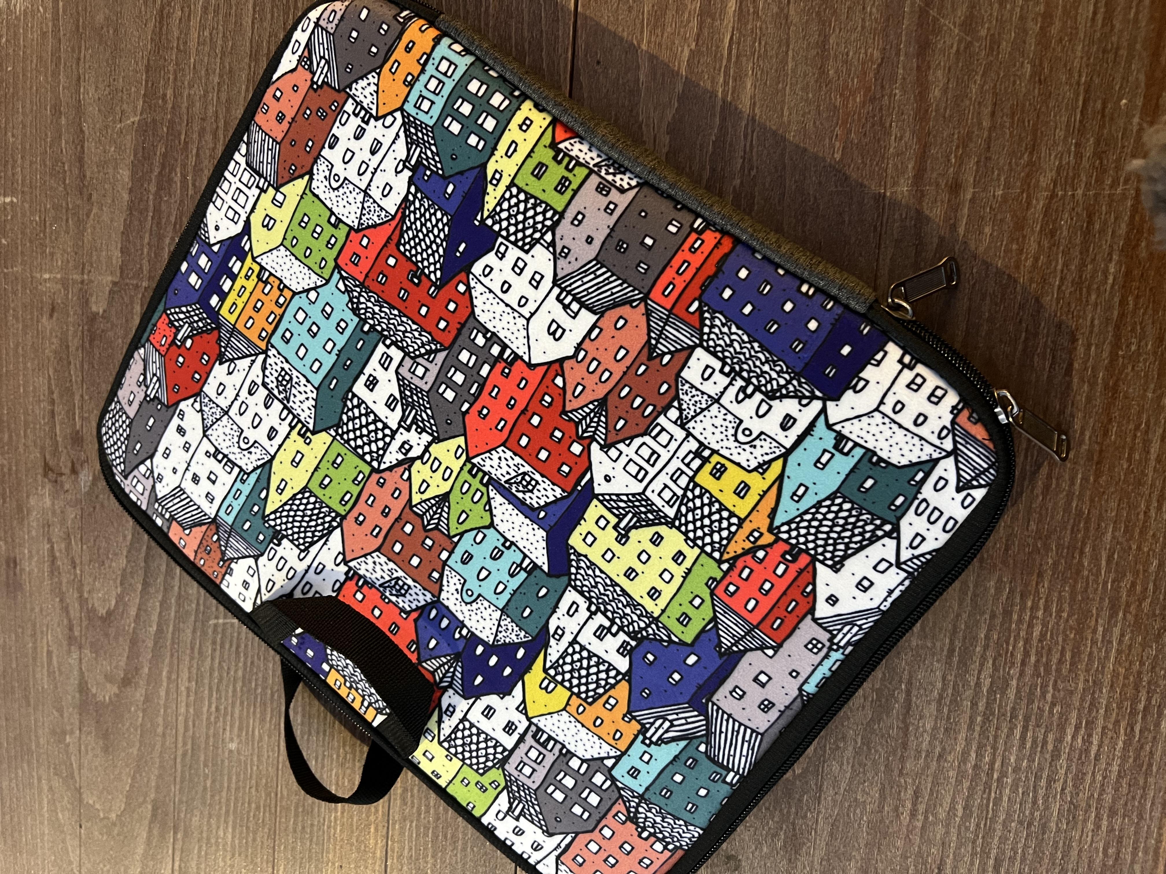 Ev Desenli Laptop Çantası
