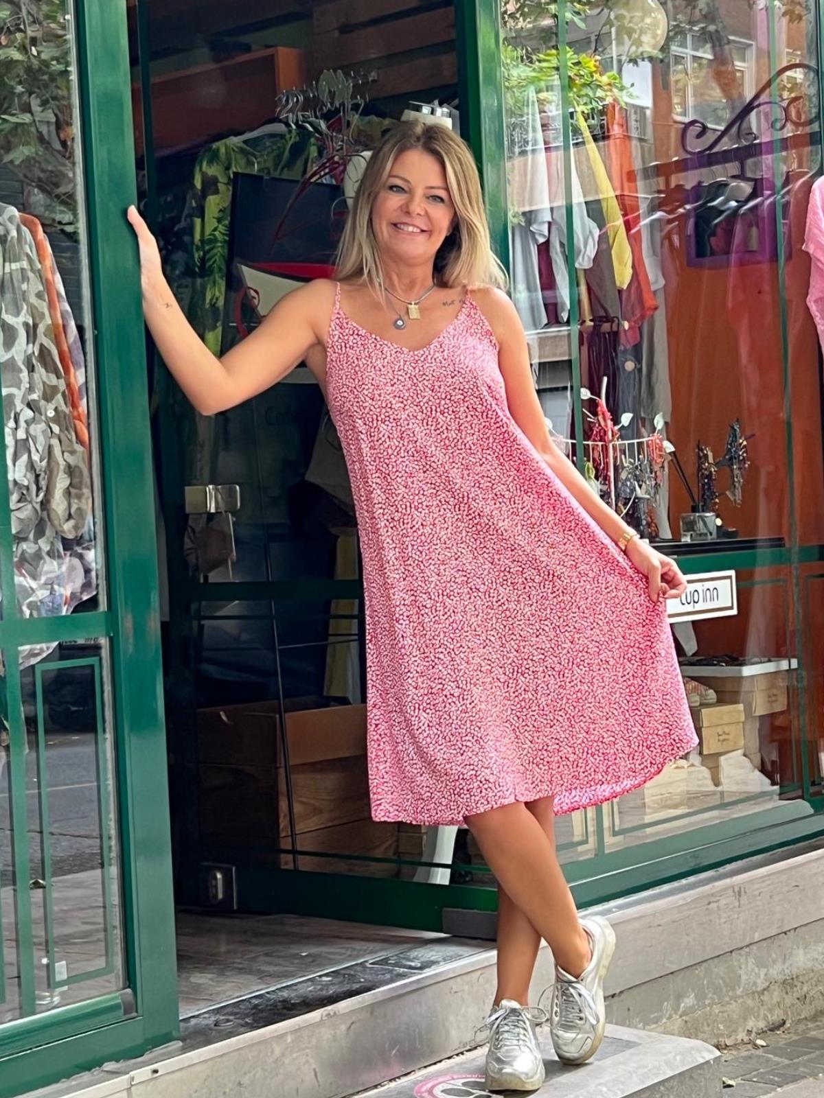 Çıtır Çiçekli Askılı Kırmızı Beyaz Elbise