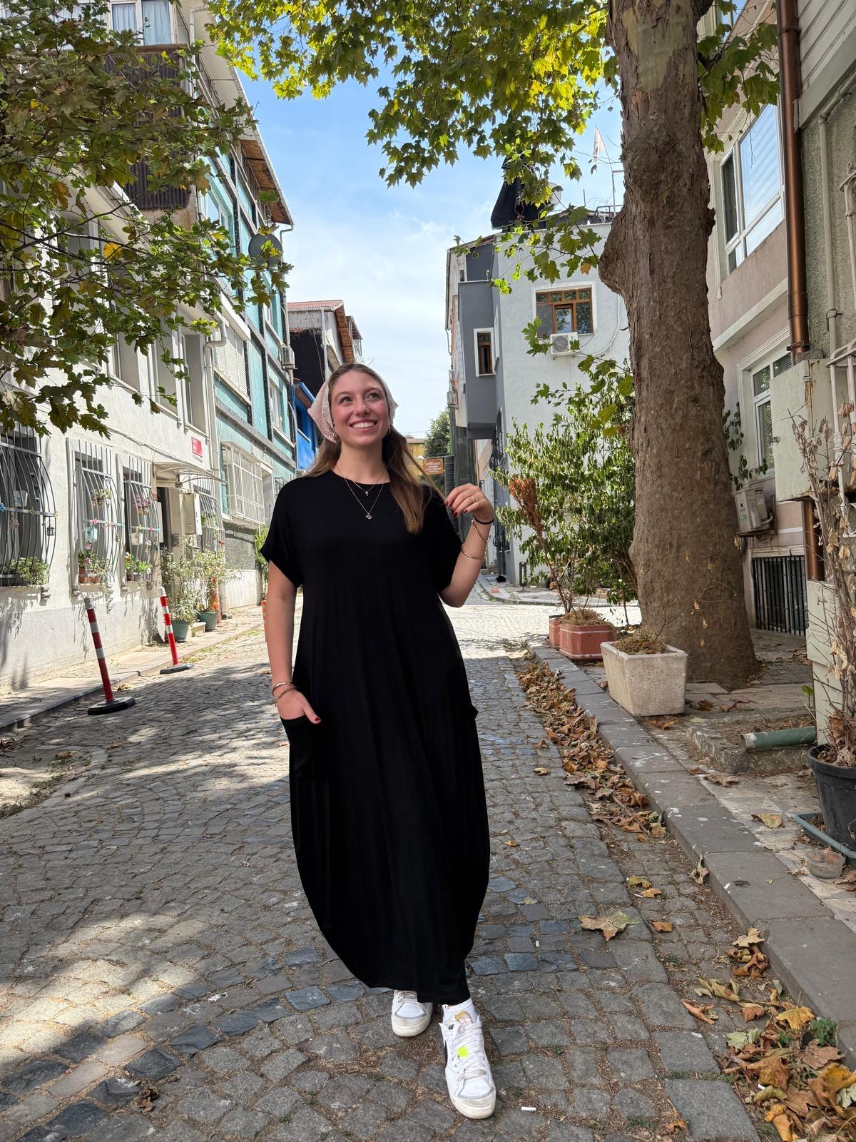 Siyah Kısa Kol Kulaklı Elbise