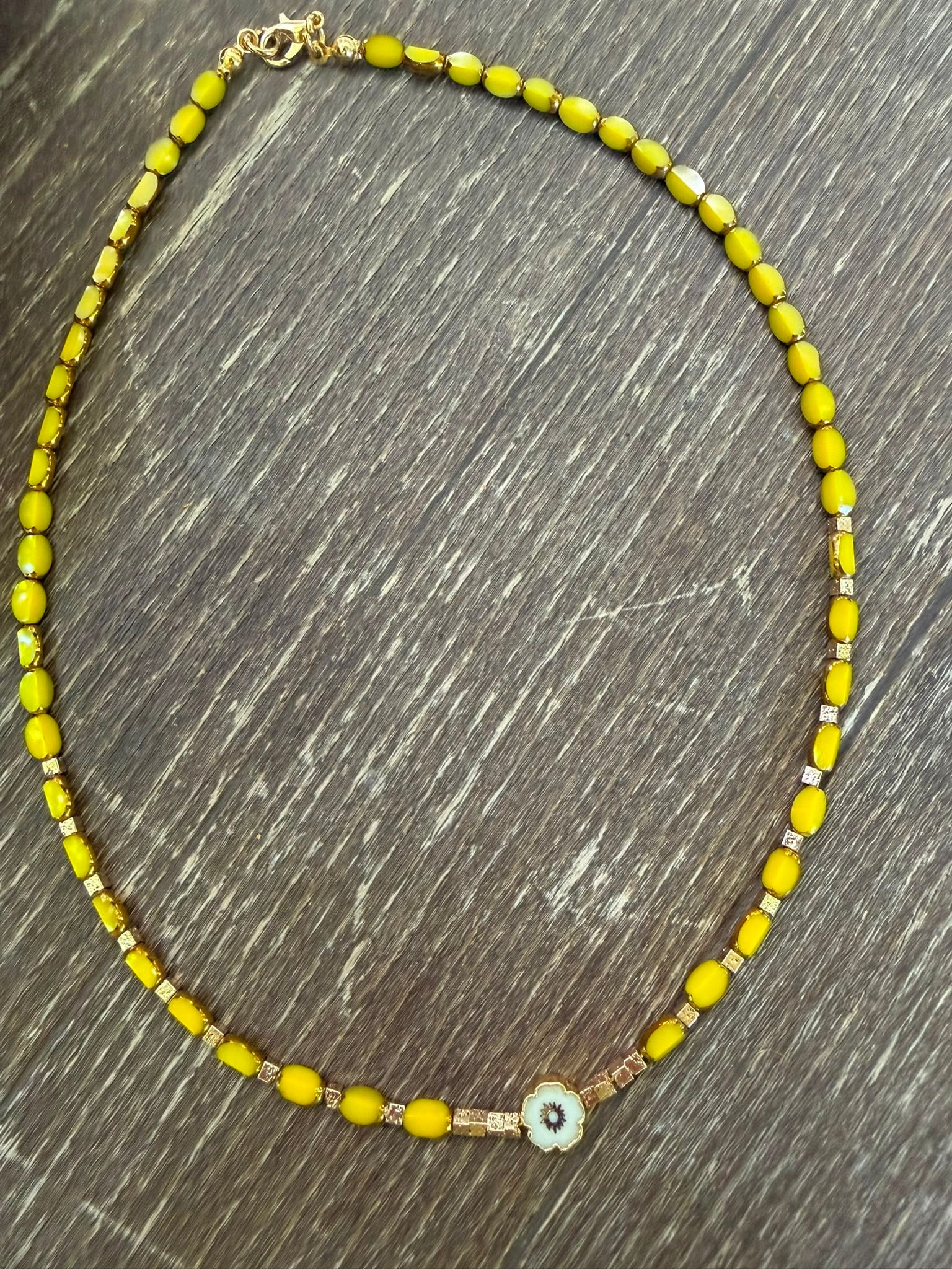 Sarı Çek Kristali Çiçekli Kolye