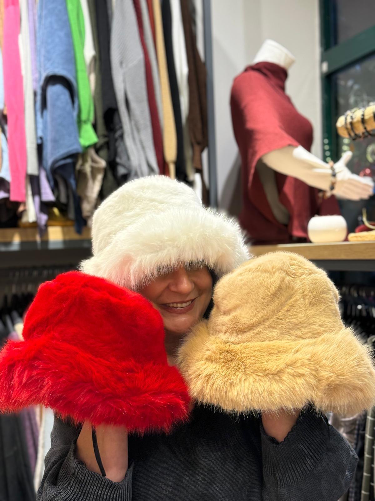 Camel Peluş Kürk Çevreli Şapka