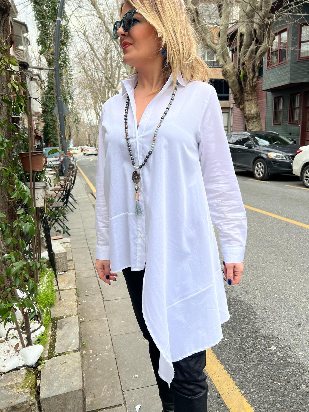 Beyaz Asimetrik Gömlek