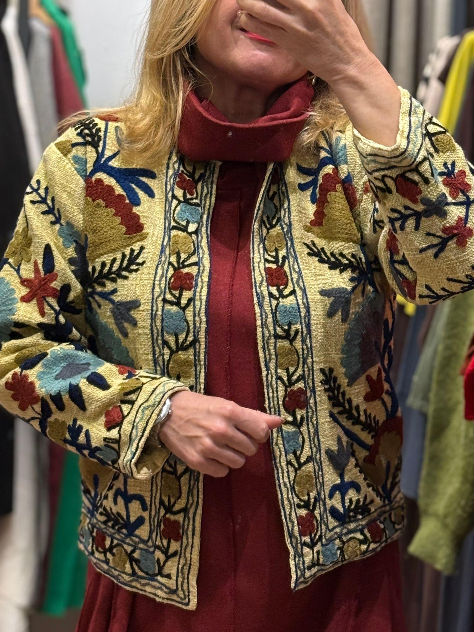 Bej İthal Pamuklu Nakışlı Ceket