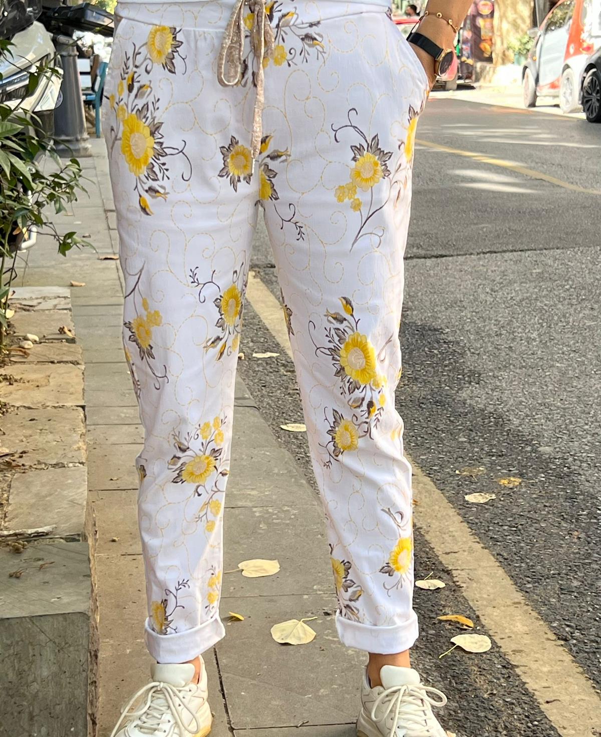 Sarı Çiçekli Likralı Pantolon