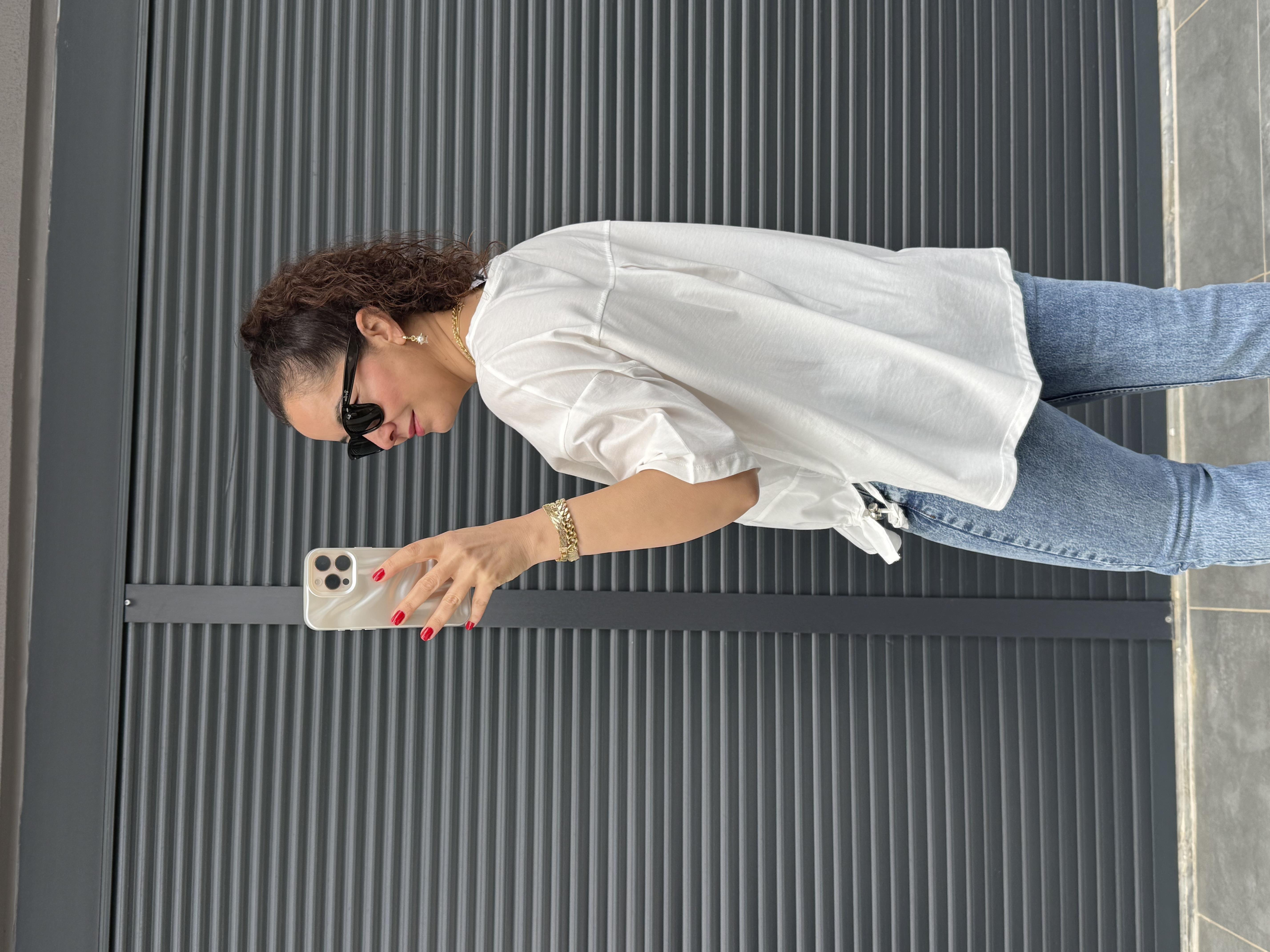 Büzgü Detaylı Tasarım T-shirt Beyaz