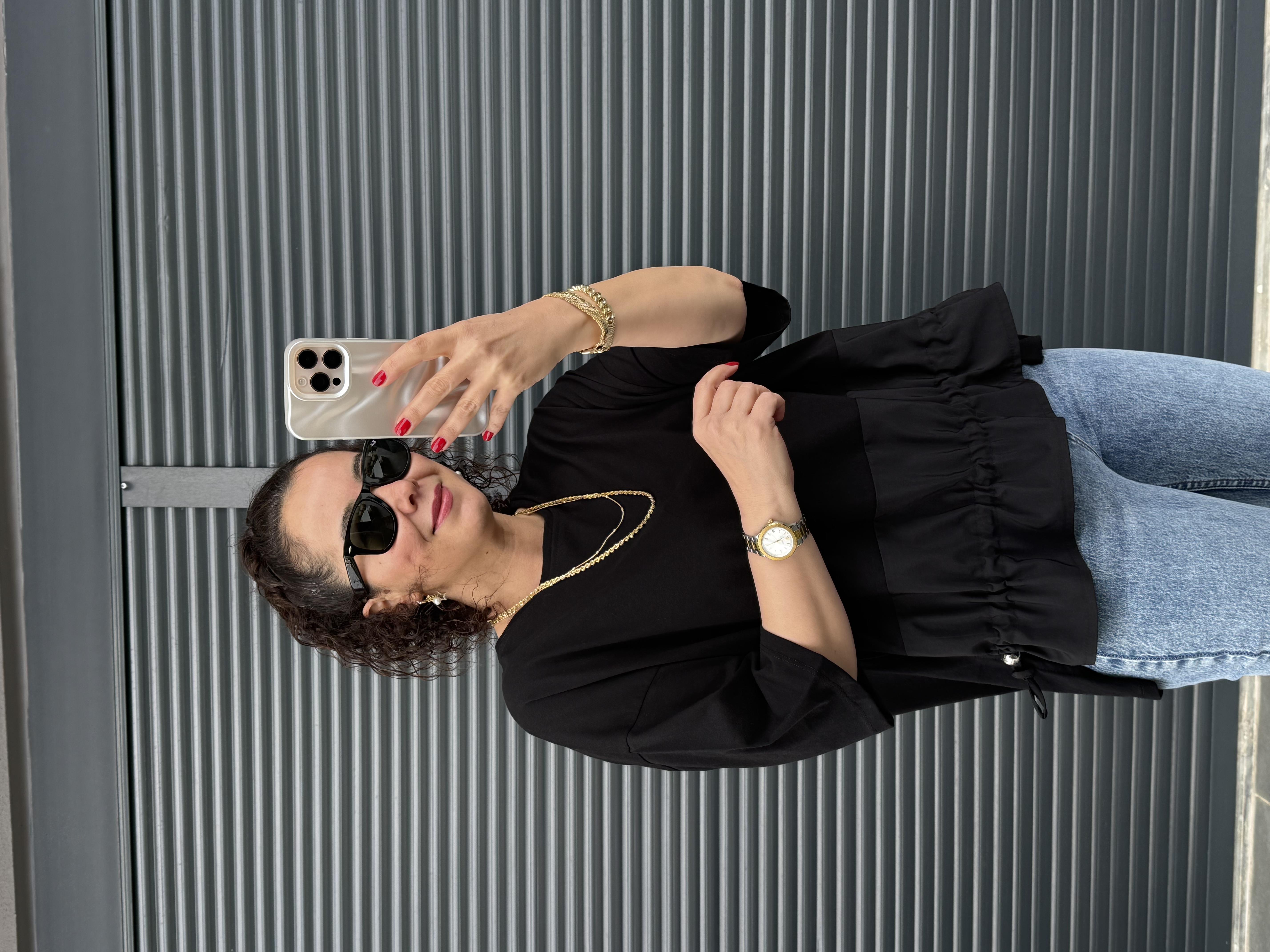Büzgü Detaylı Tasarım T-shirt Siyah