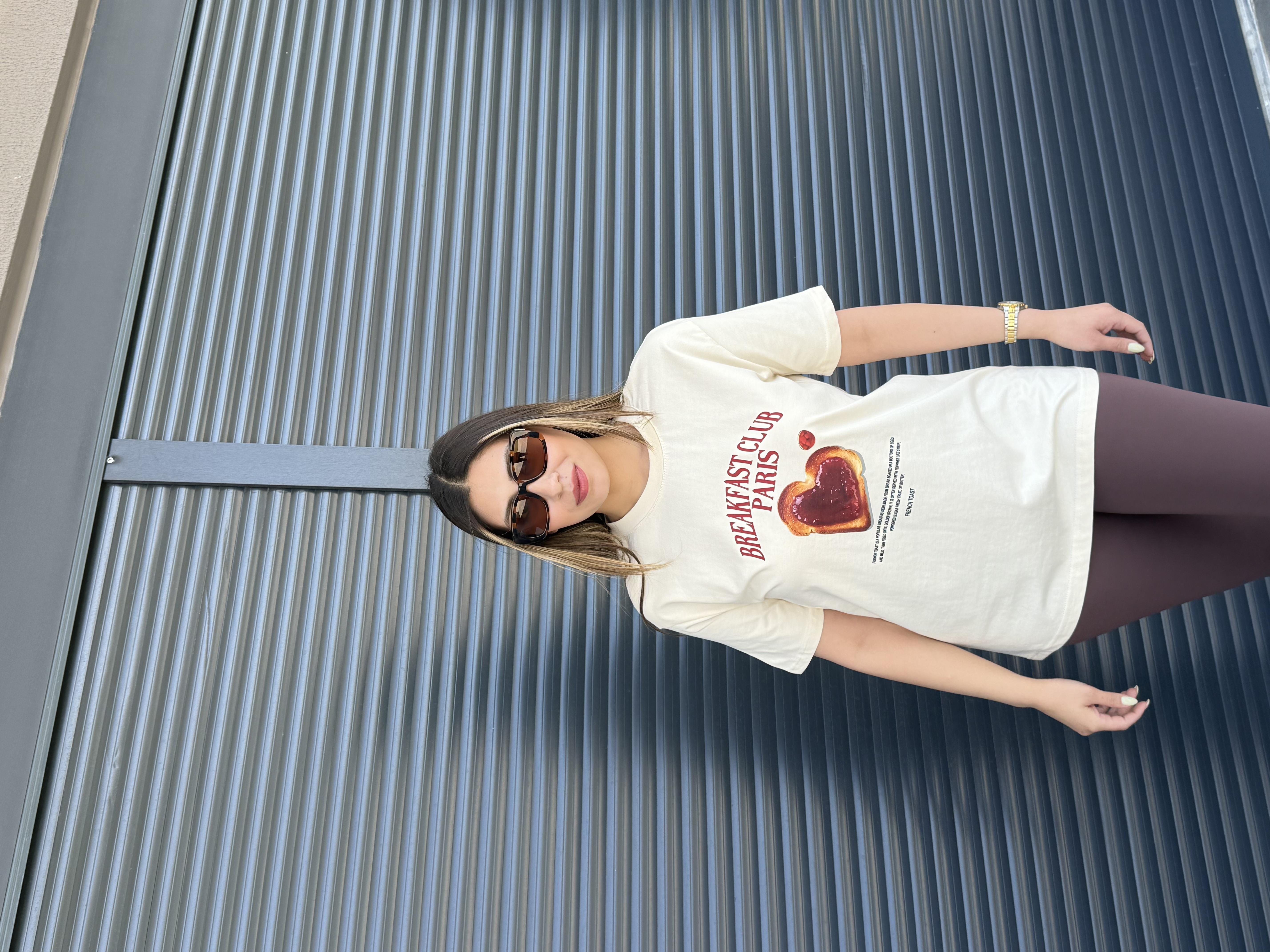 Çilekli Ekmek Baskılı T-shirt Vanilya