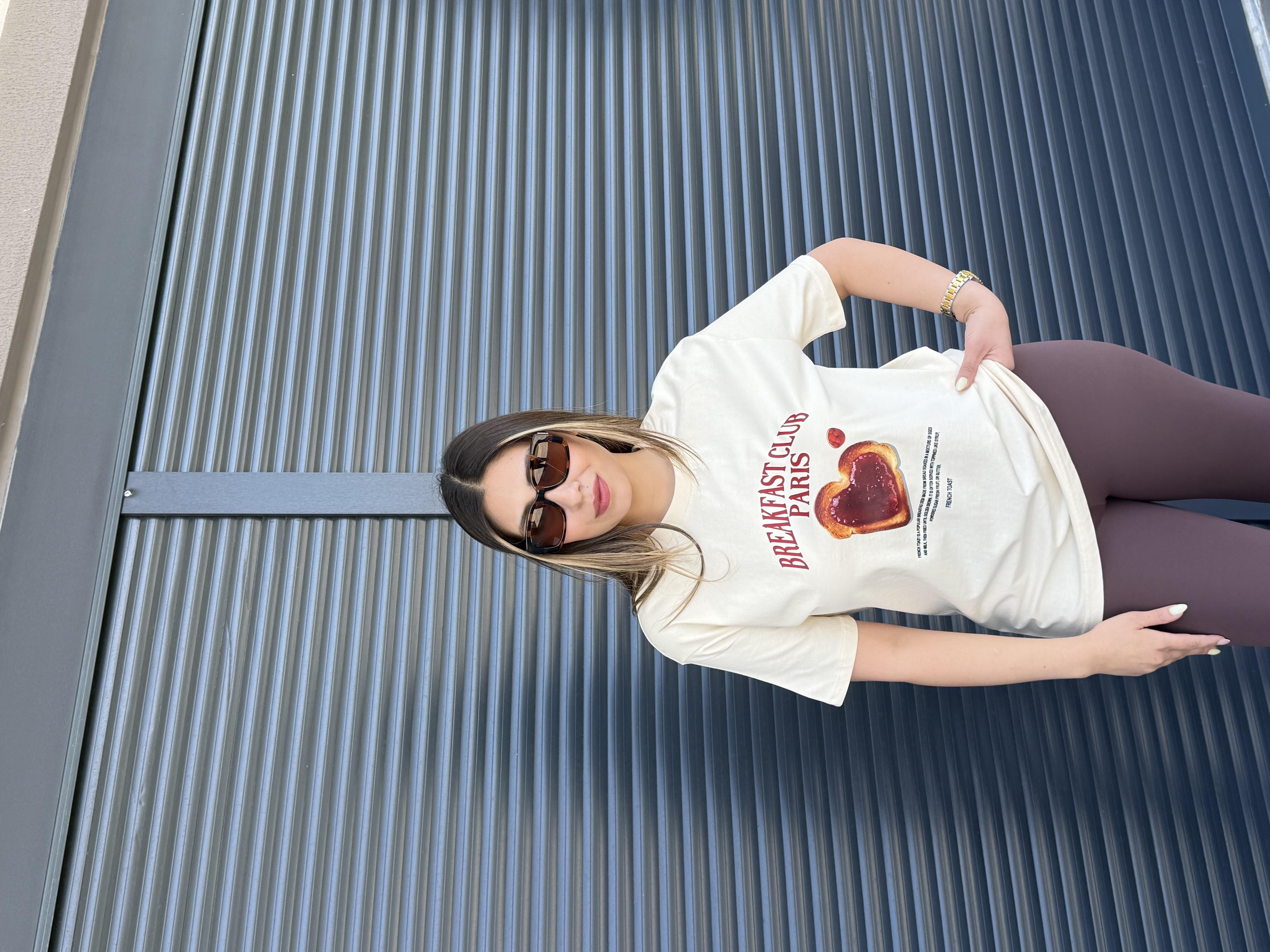Çilekli Ekmek Baskılı T-shirt Vanilya