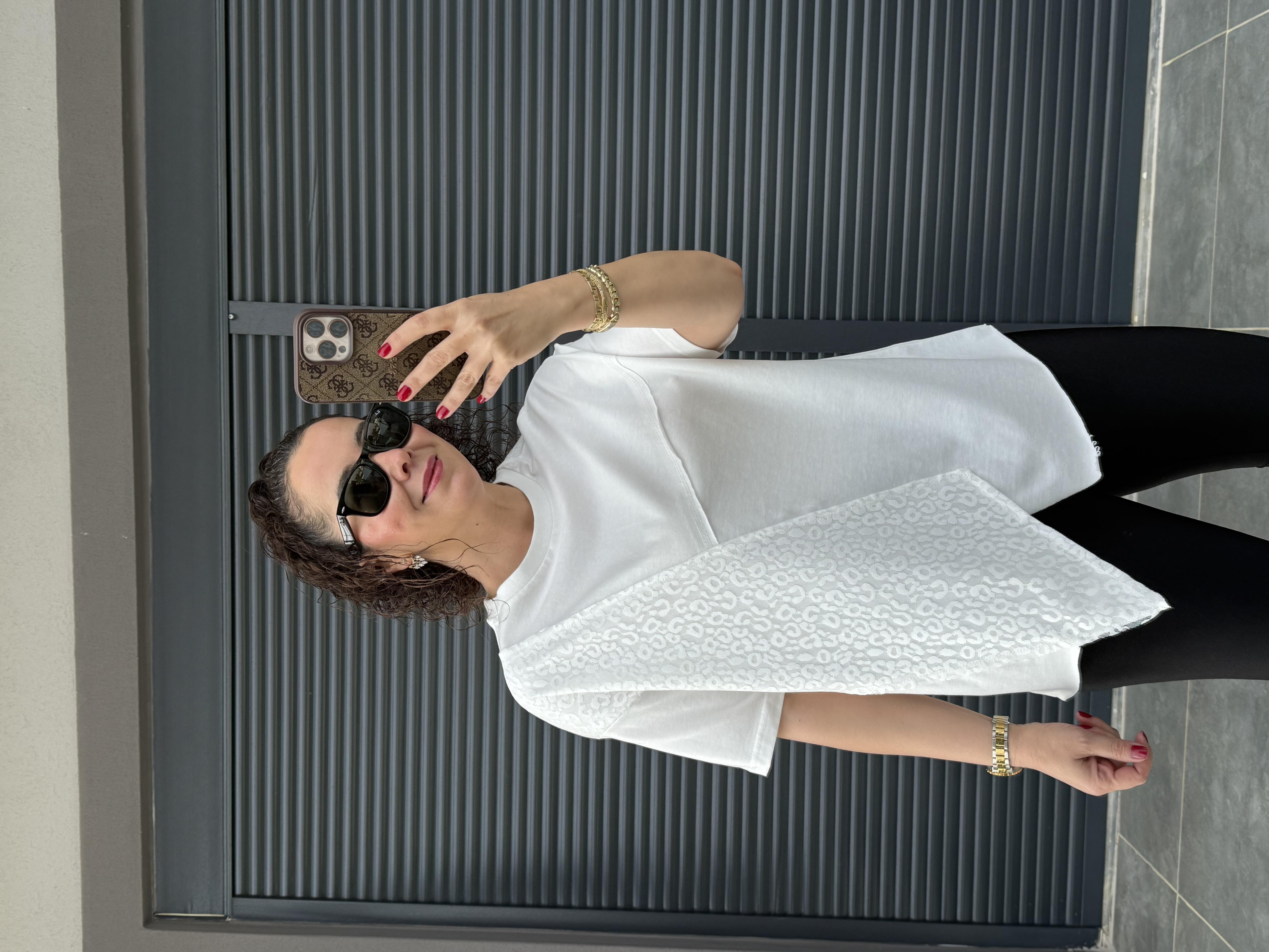 Dantel Detaylı Tasarım T-shirt Beyaz