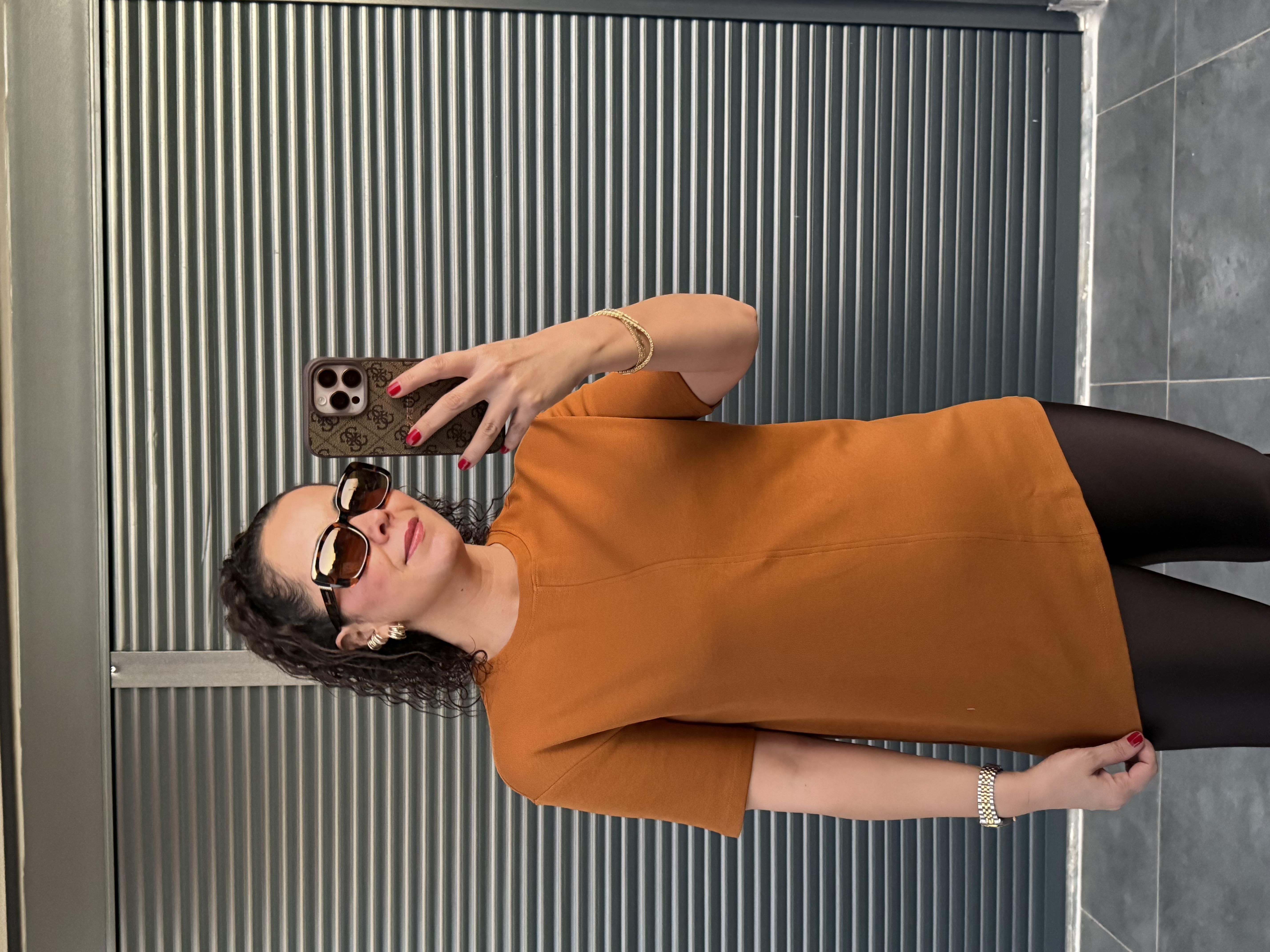 Dilvin Önü Dikiş Detaylı T-Shirt Kiremit
