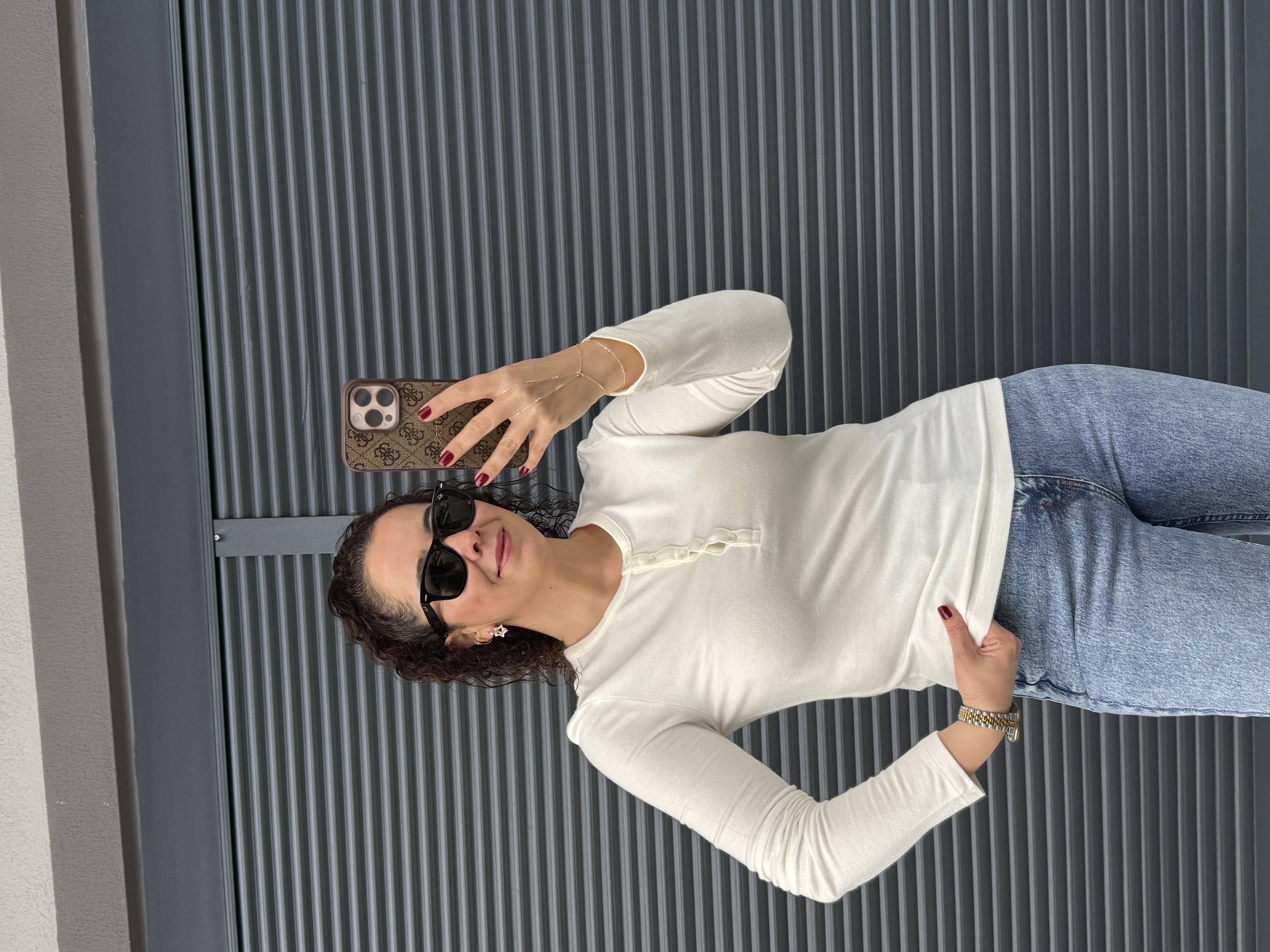 Dilvin Önü Düğmeli İnce Triko Bluz Ekru