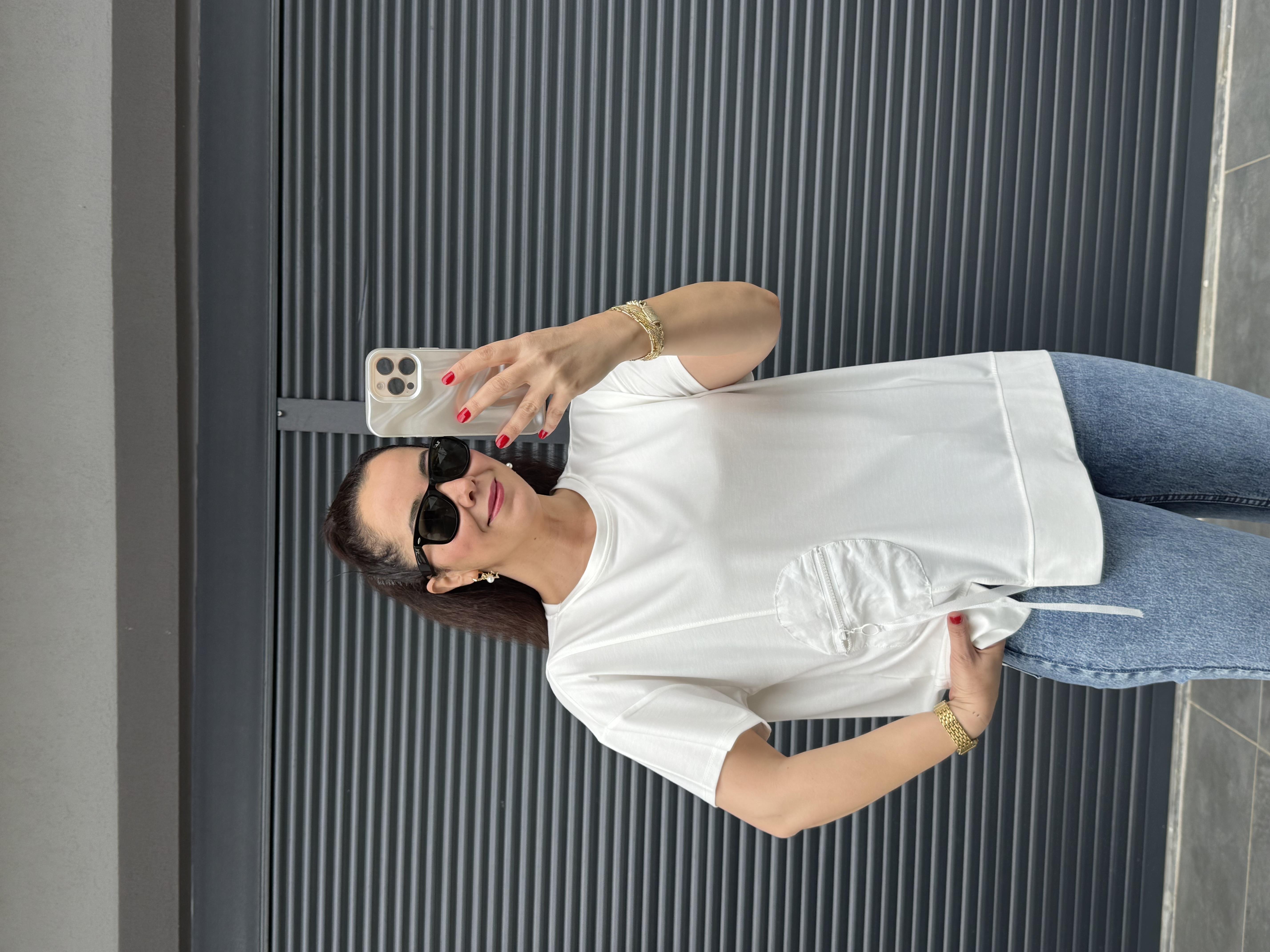 Fermuarlı Cep Detaylı Tasarım T-shirt Ekru