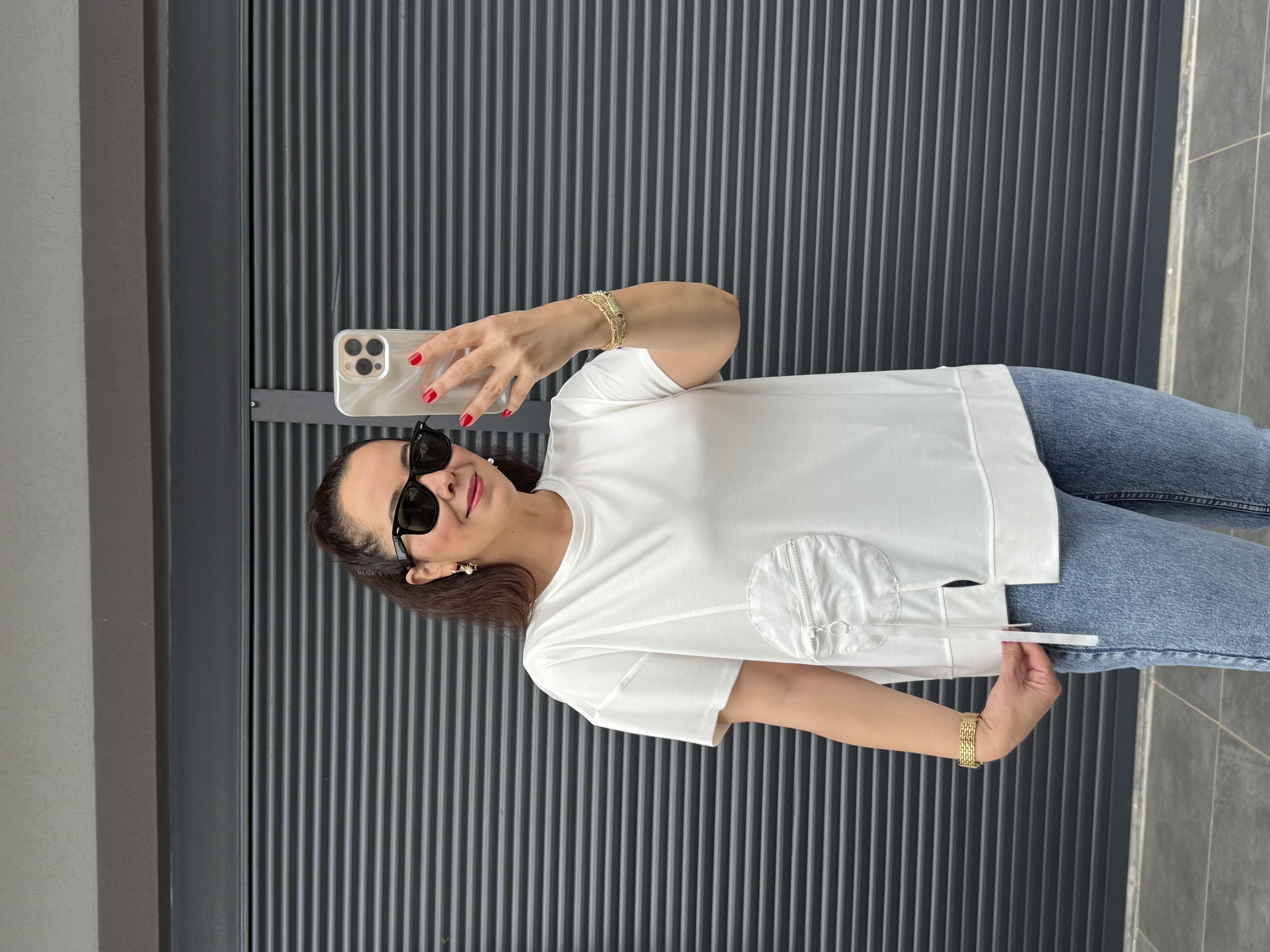 Fermuarlı Cep Detaylı Tasarım T-shirt Ekru