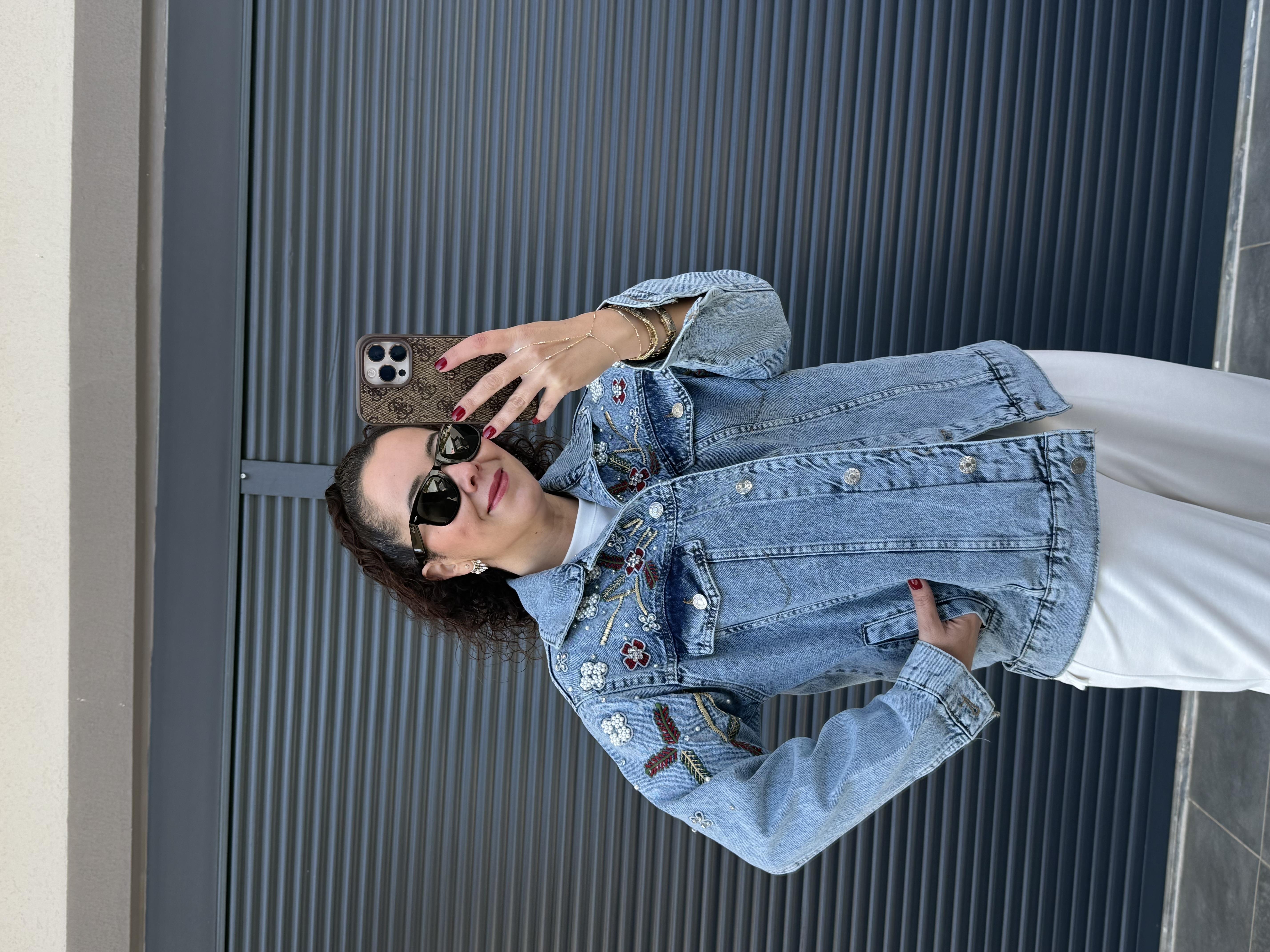İnci Ve Nakış İşlemeli Denim Ceket