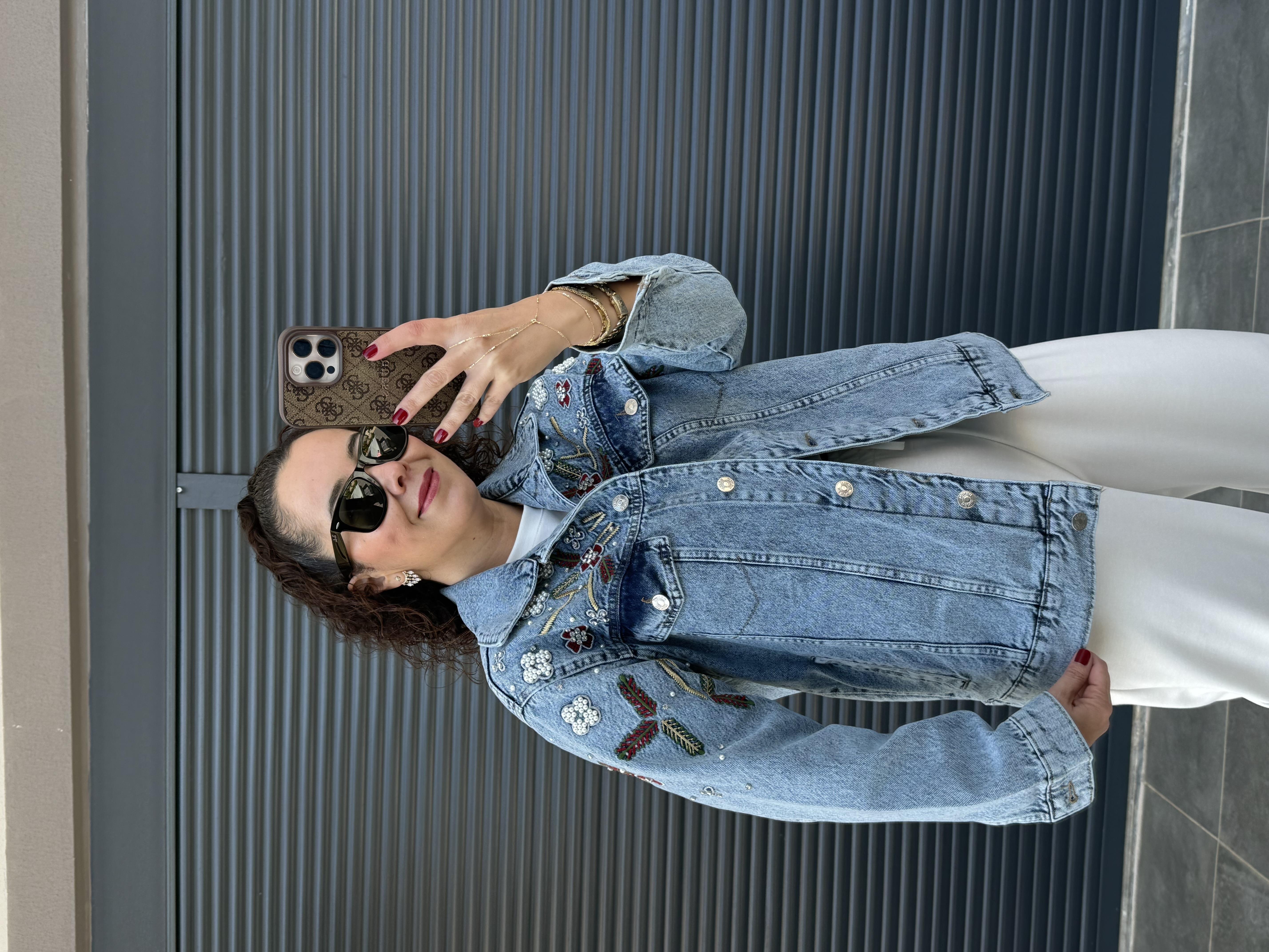 İnci Ve Nakış İşlemeli Denim Ceket