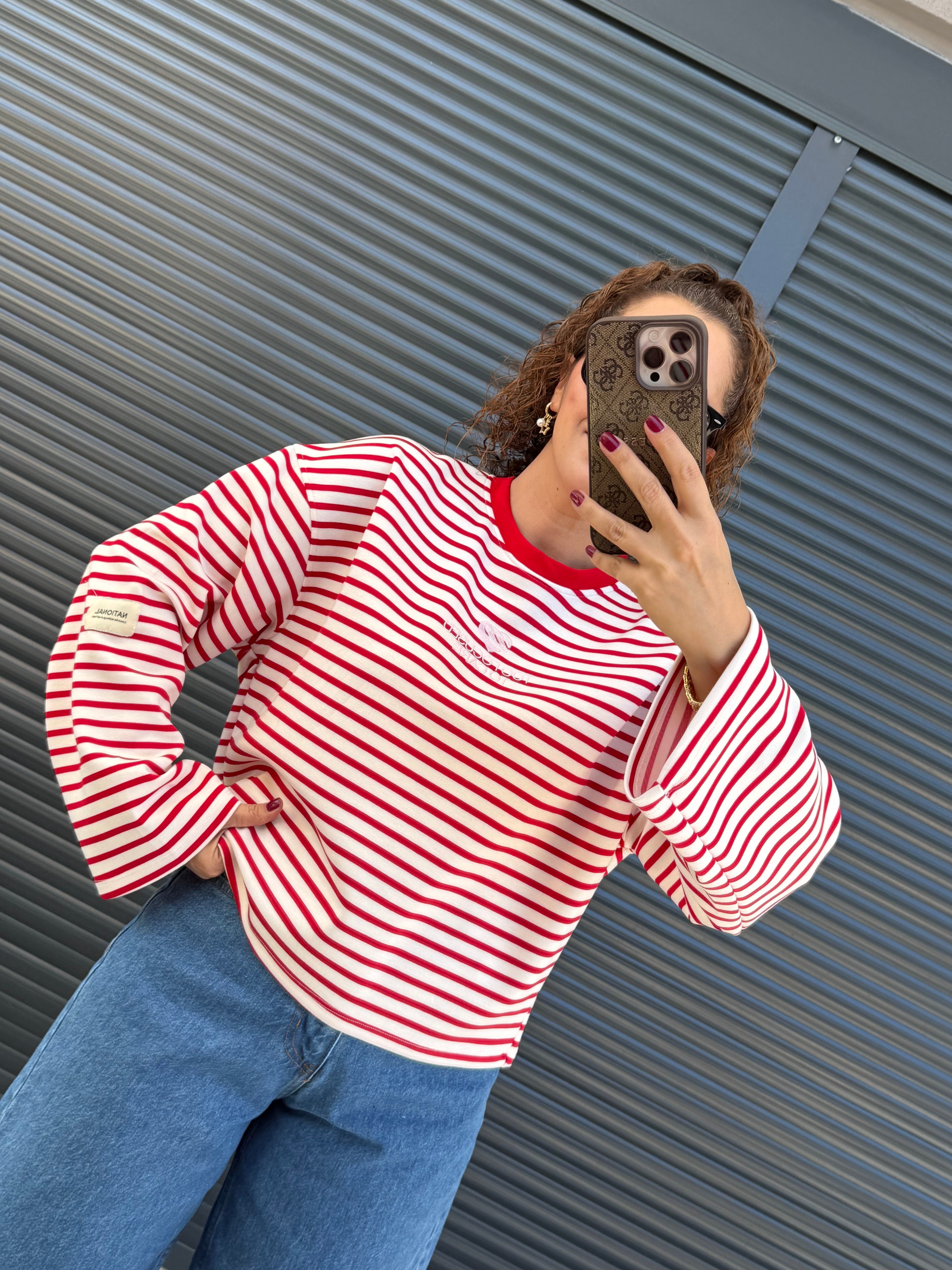Kırmızı Yazı Nakışlı Çizgili Sweatshirt
