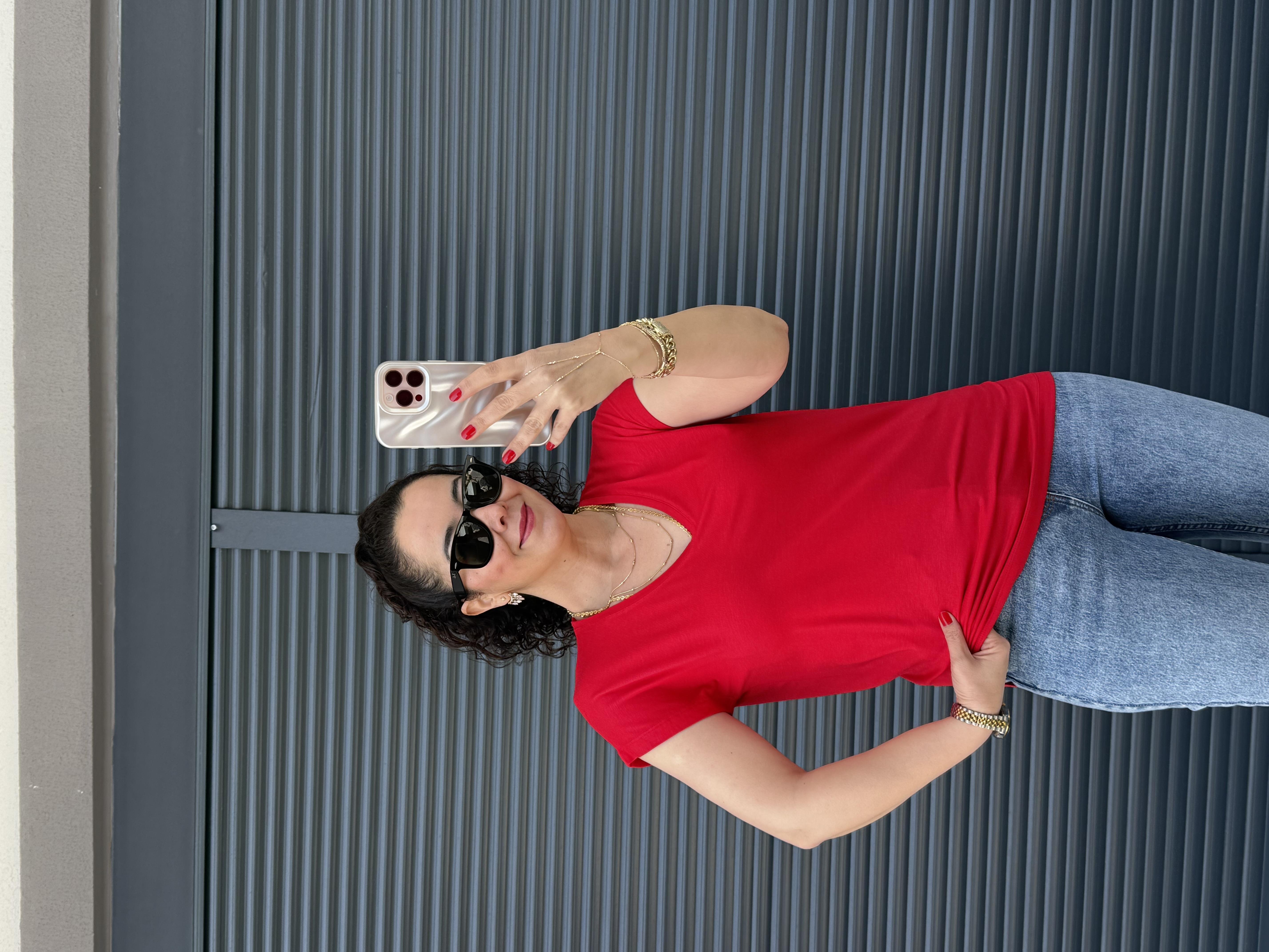 Modal Kumaş  V Yaka T-Shirt Kırmızı