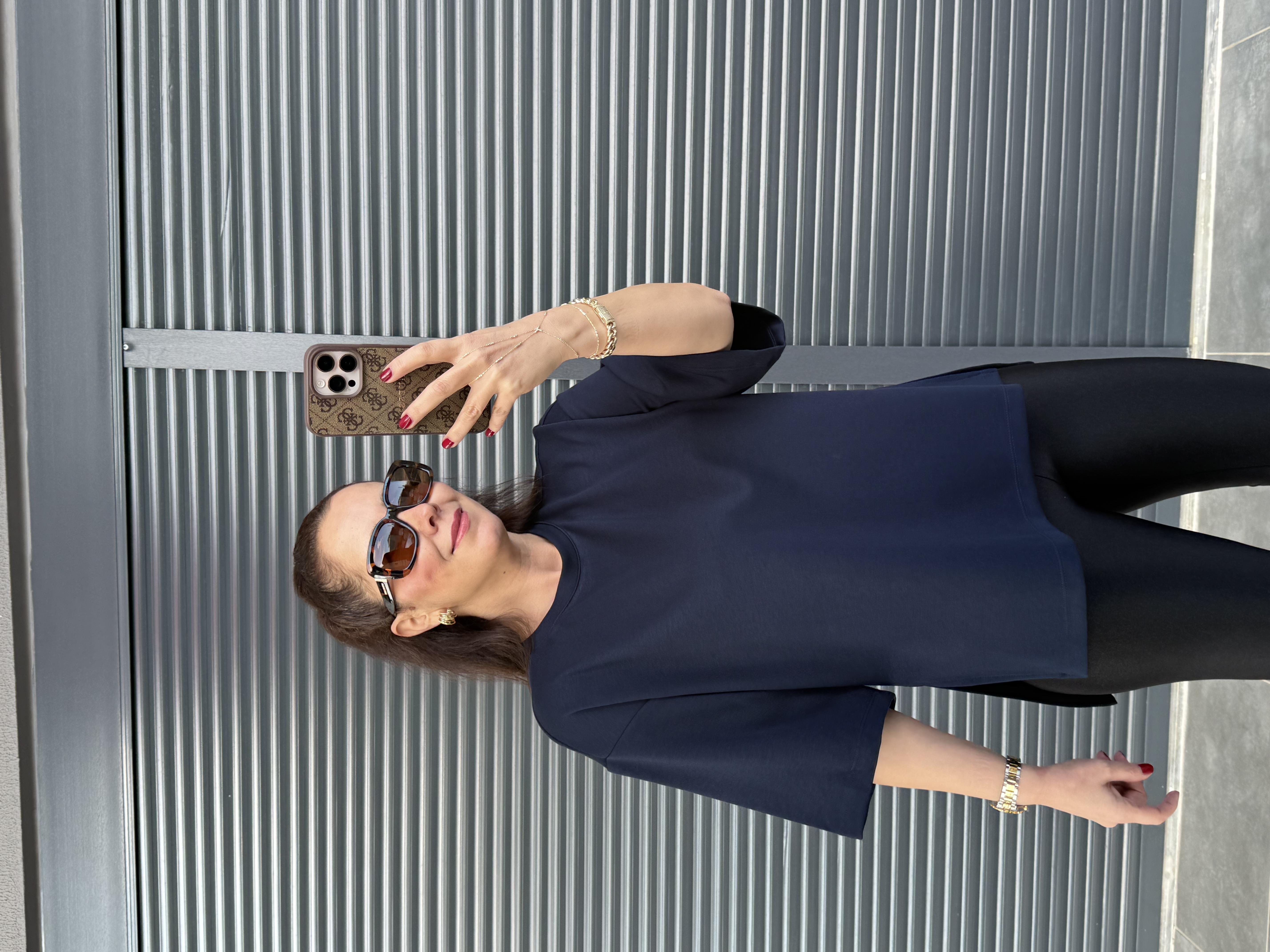 Modal Kumaş Yan Yırtmaçlı Basic T-Shirt Lacivert