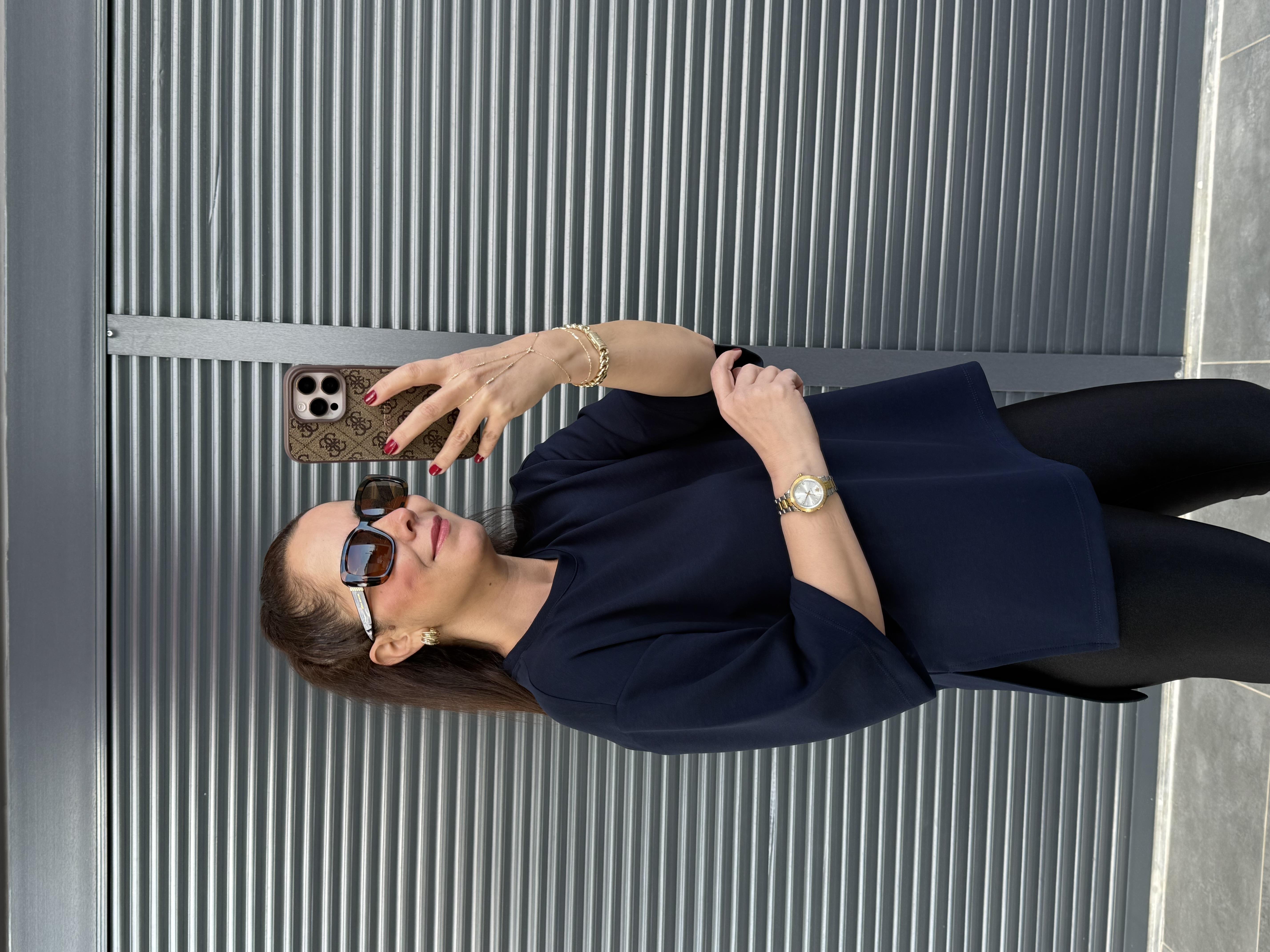 Modal Kumaş Yan Yırtmaçlı Basic T-Shirt Lacivert