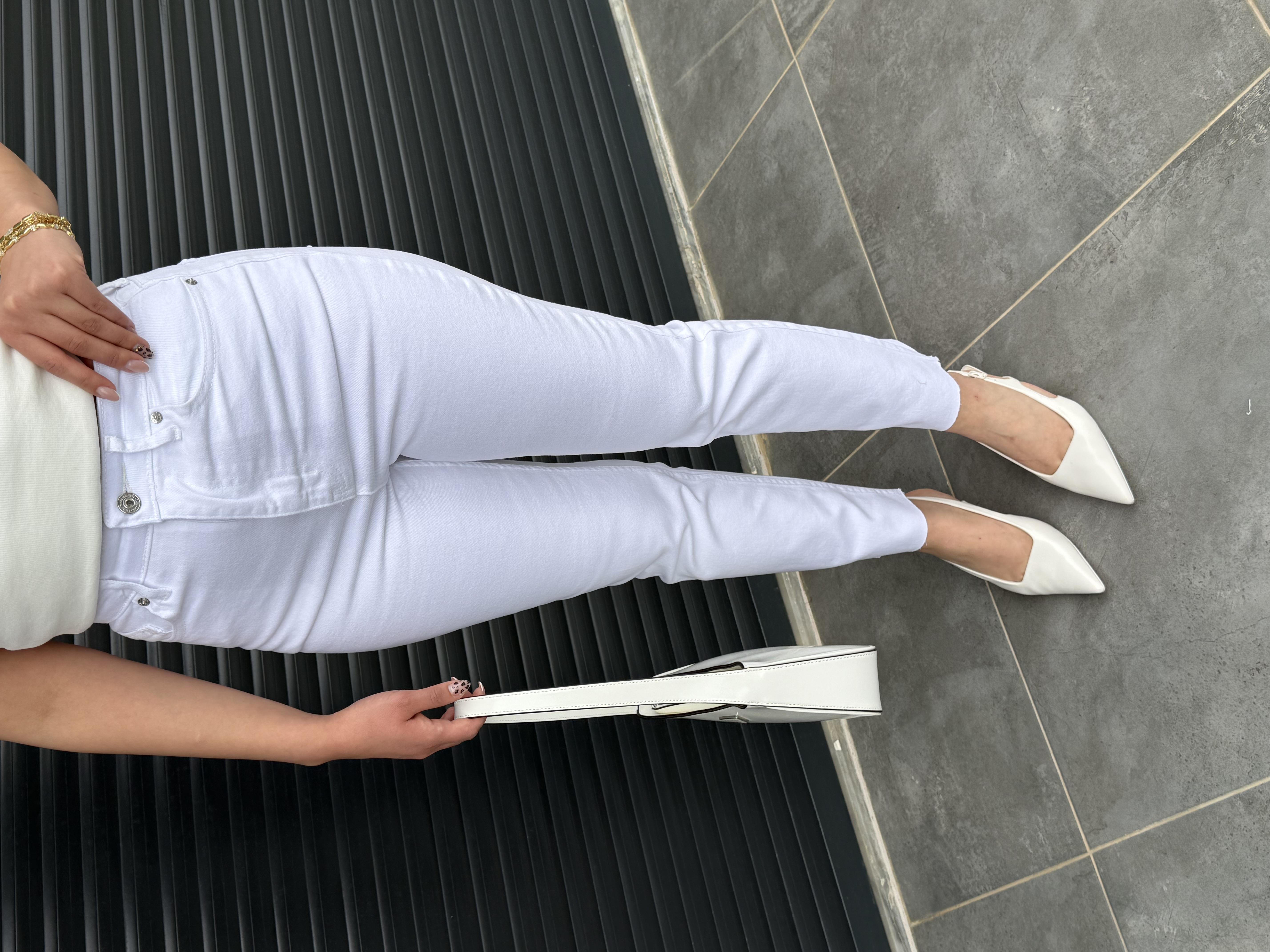 Premium Kesik Paça Boy Fit Jean Beyaz