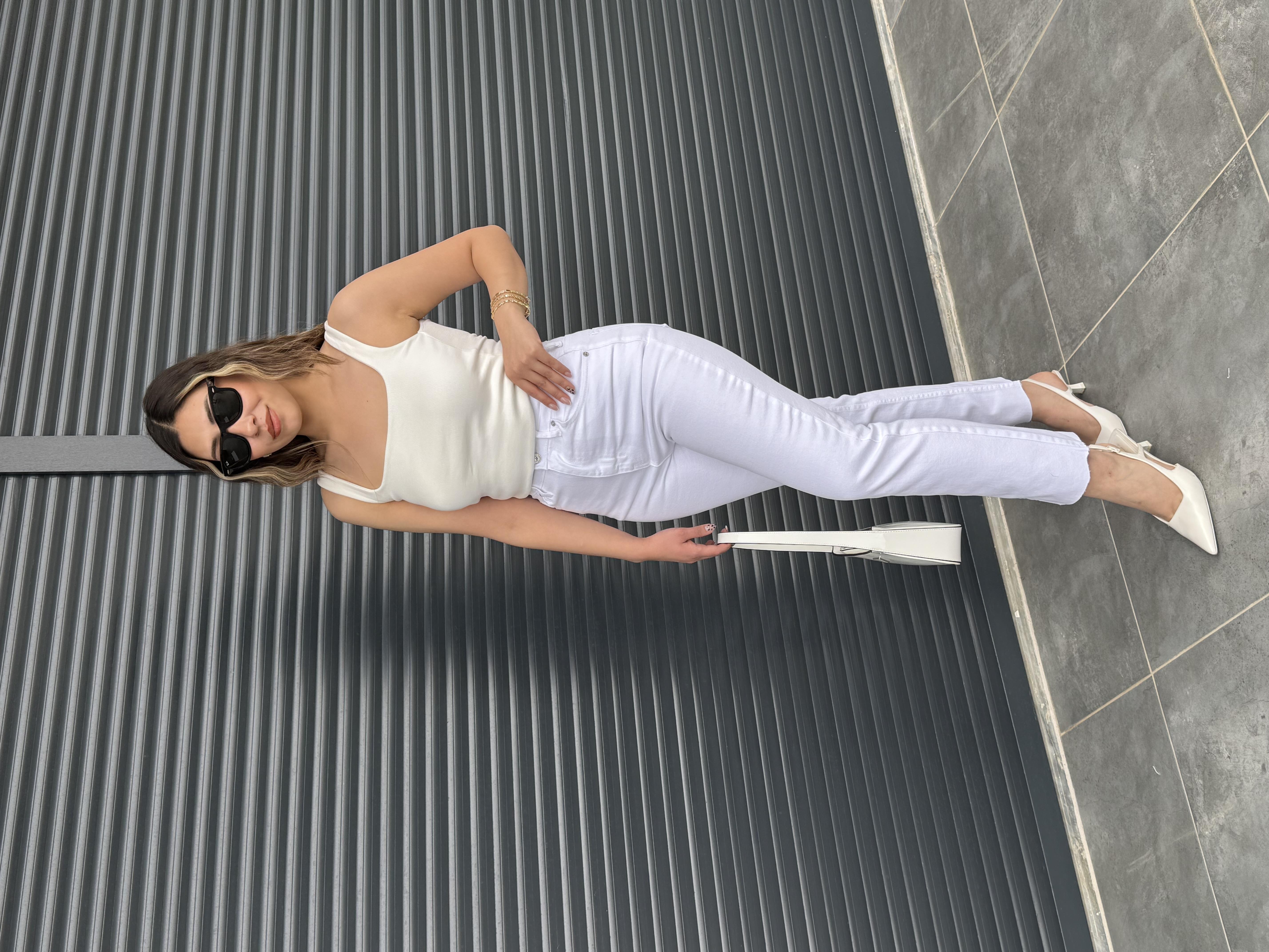 Premium Kesik Paça Boy Fit Jean Beyaz