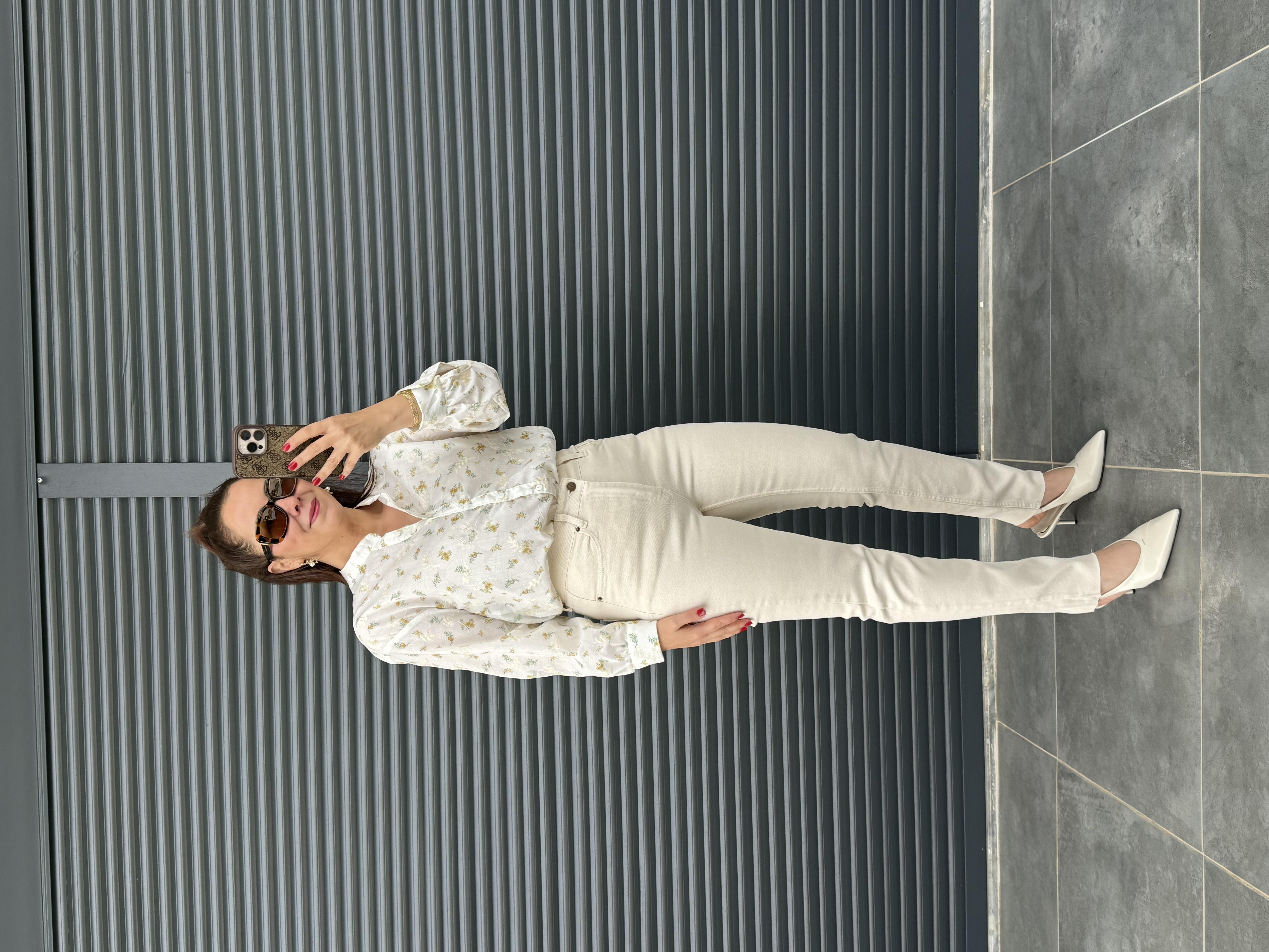 Premium Kesik Paça Mom Fit Jean Bej