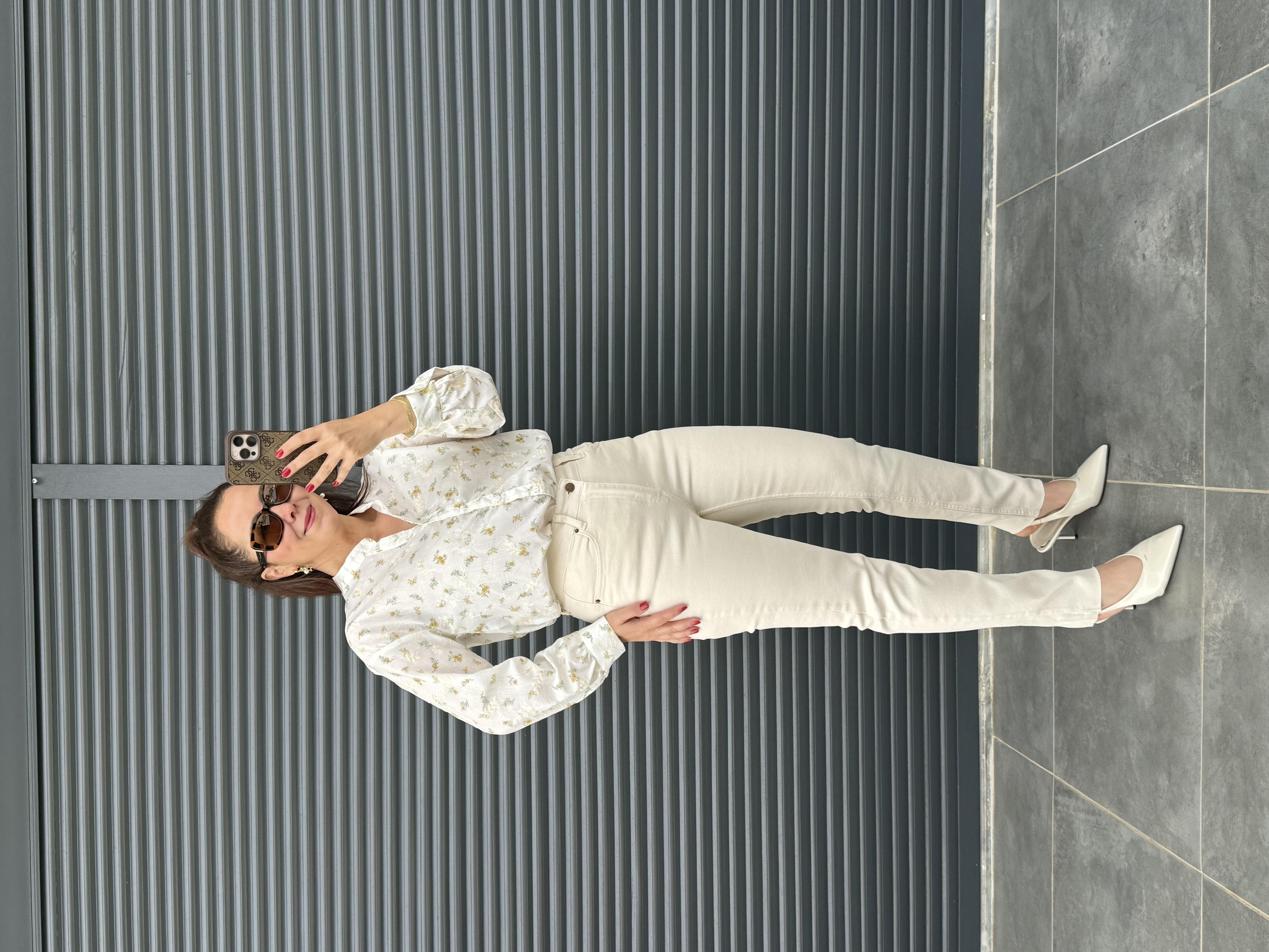 Premium Kesik Paça Mom Fit Jean Bej
