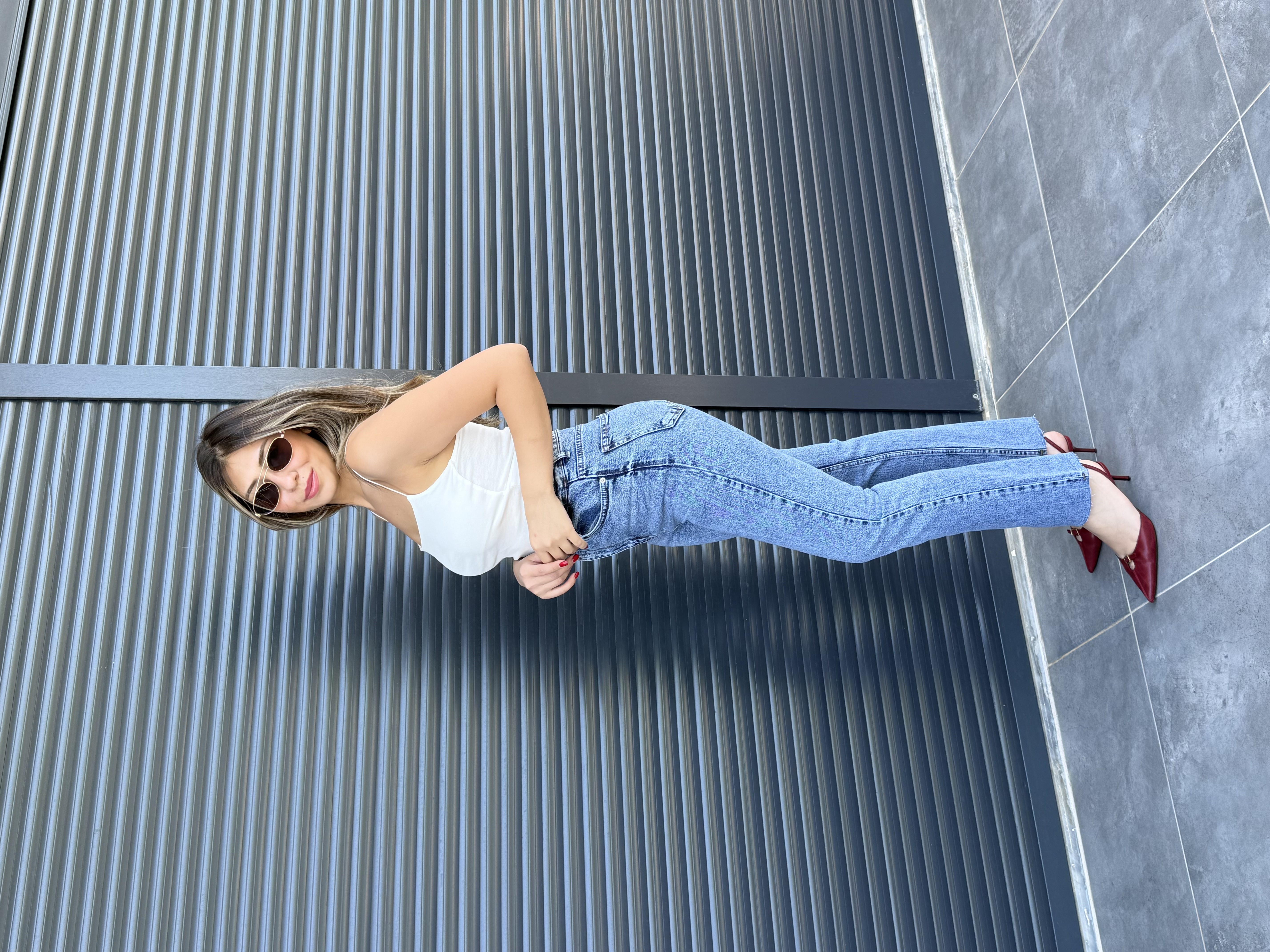 Premium Kesik Paça Toparlayıcı Boy Fit Jean Orta Mavi