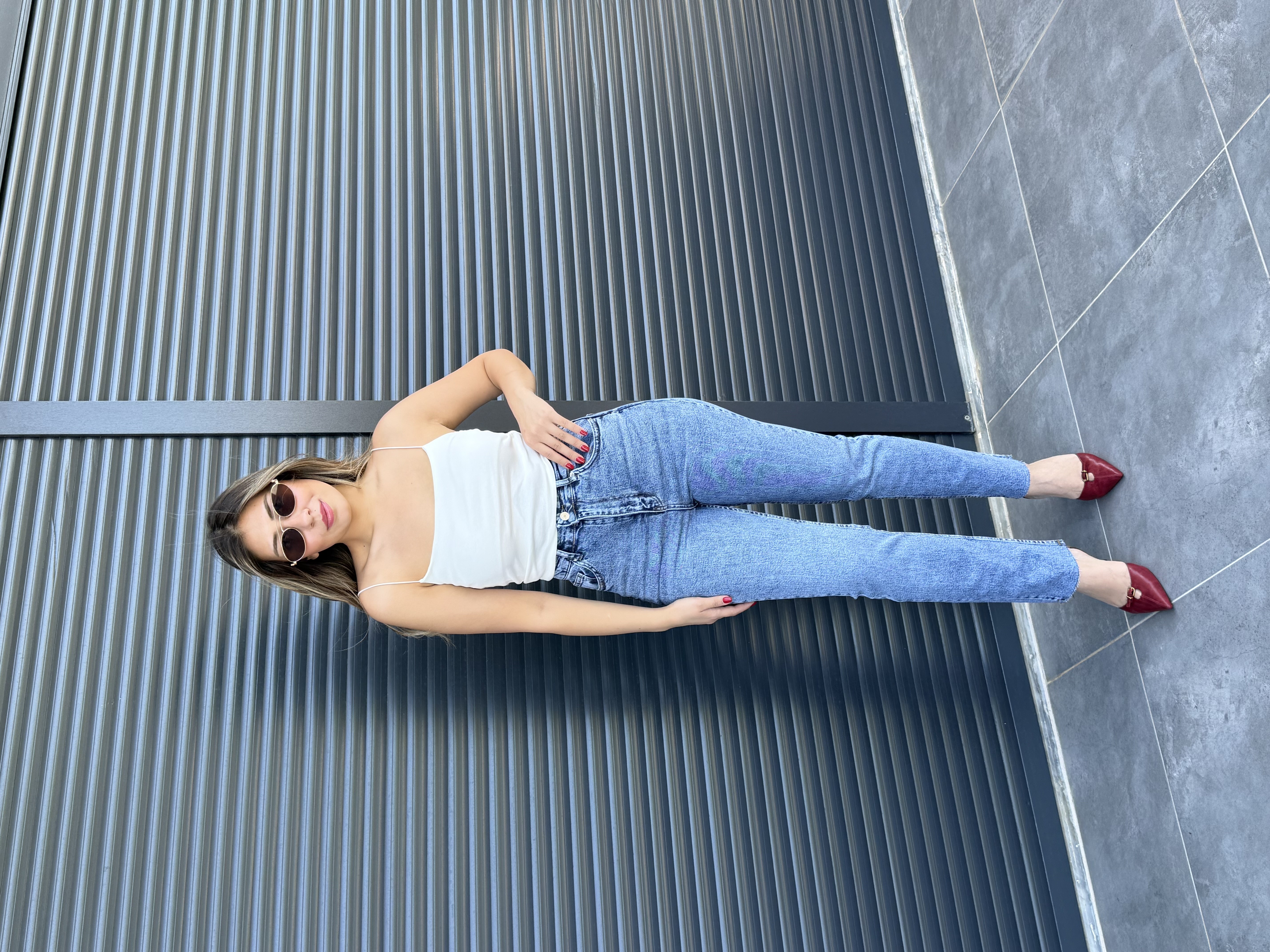 Premium Kesik Paça Toparlayıcı Boy Fit Jean Orta Mavi
