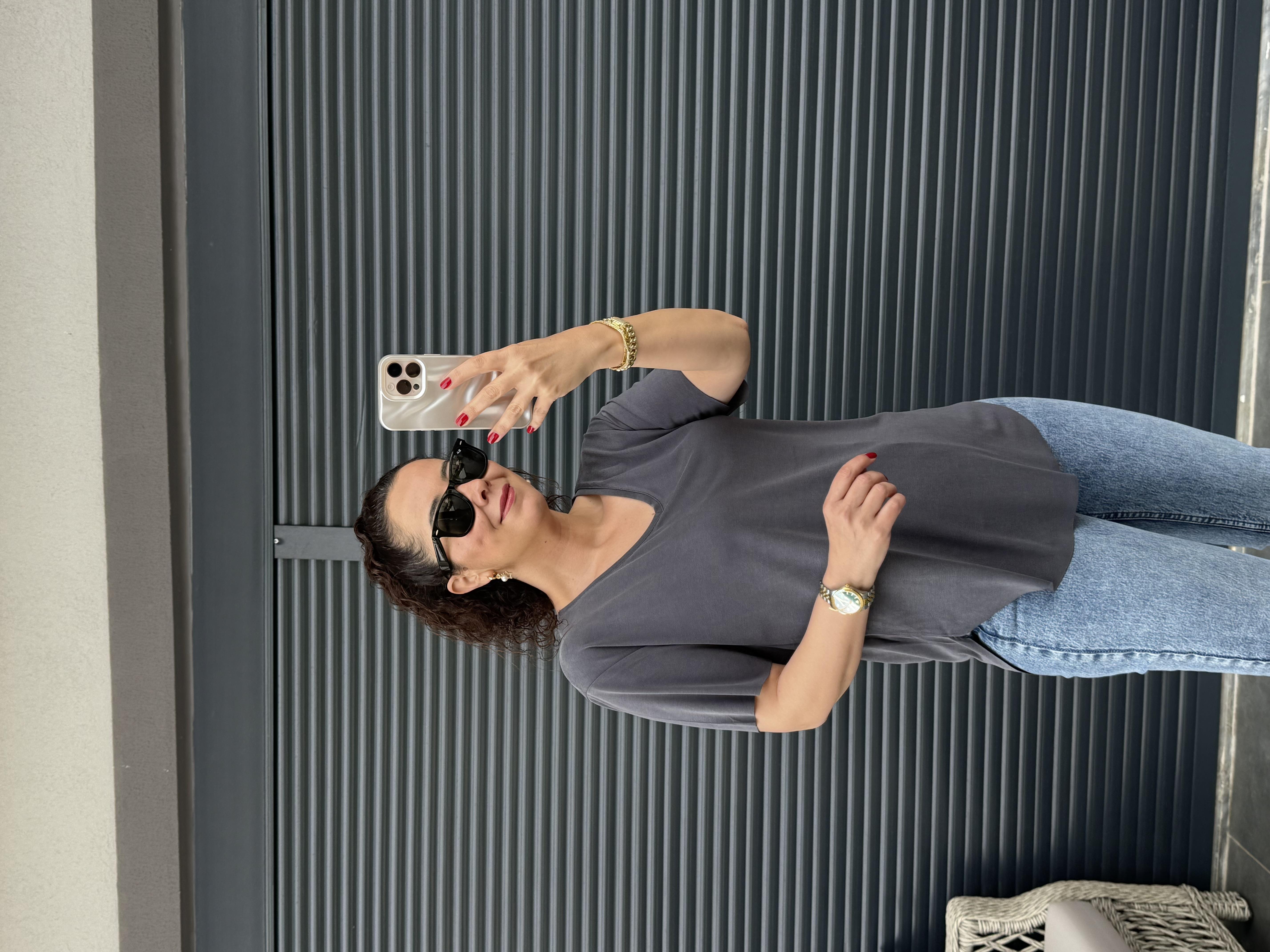 Premium V Yaka Salaş T-shirt Antrasit
