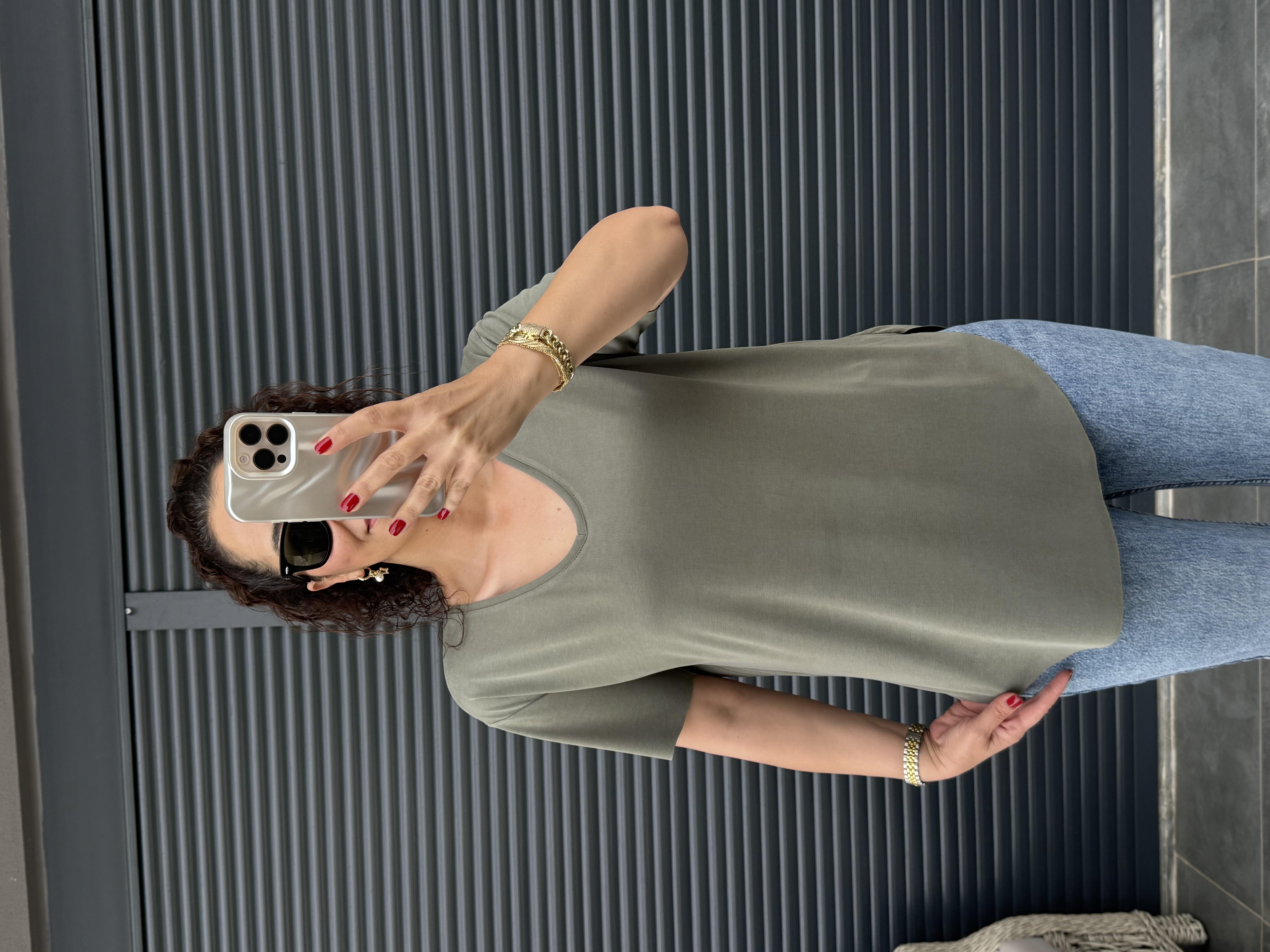 Premium V Yaka Salaş T-shirt Haki