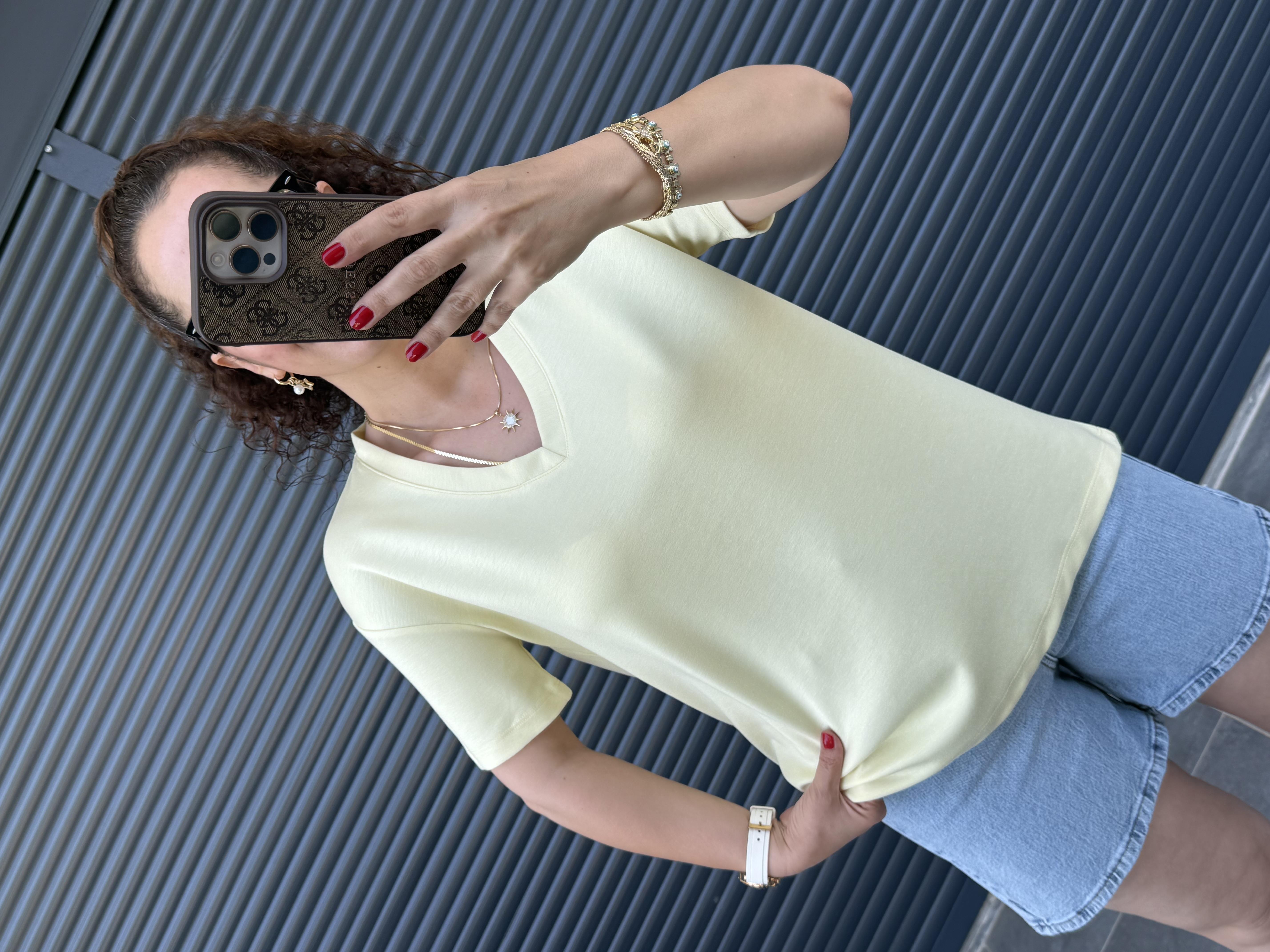 V Yaka Modal Kumaş T-shirt Sarı 