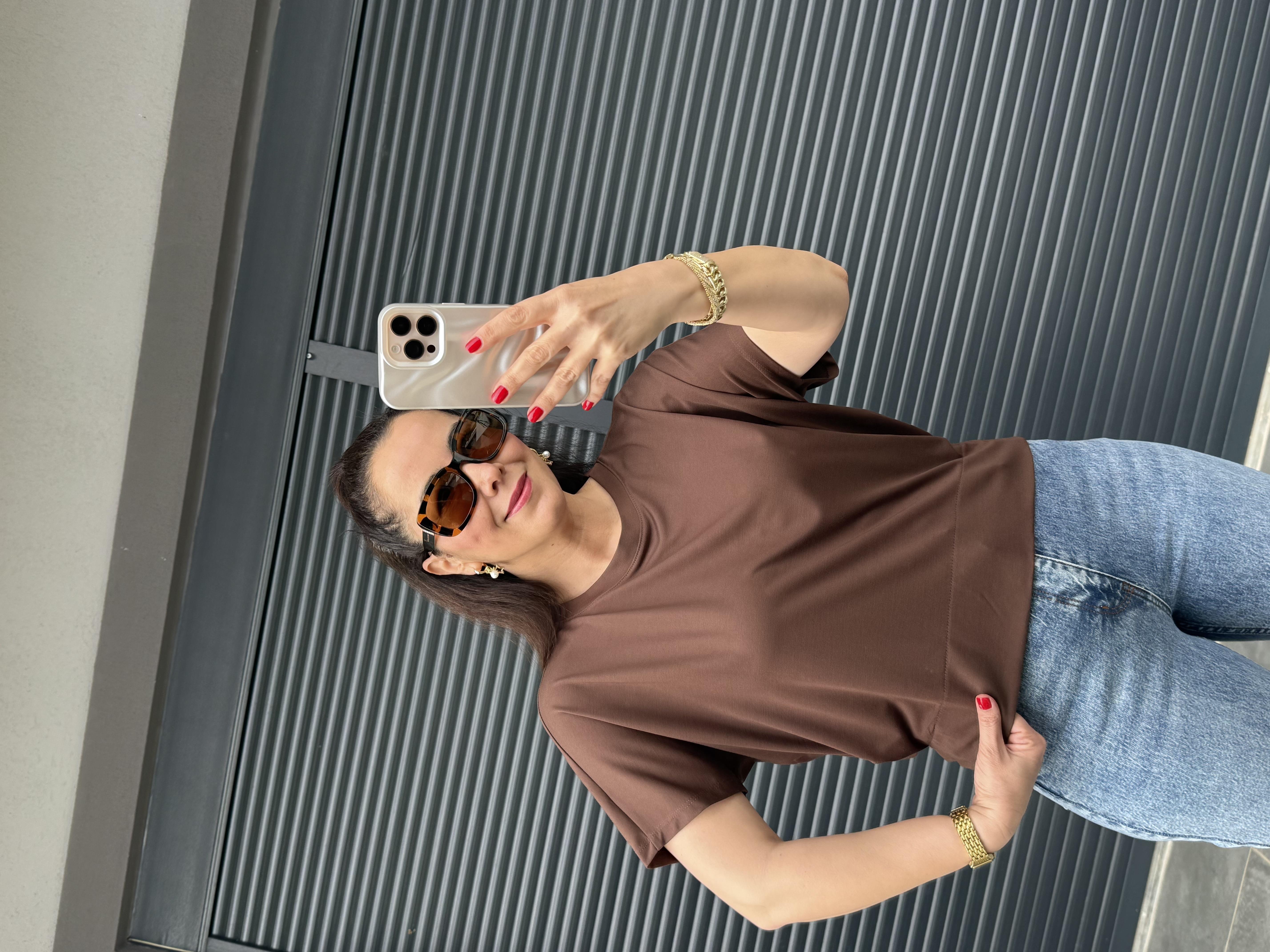 Yarasa Kol Arkası Çıtçıt Detaylı T-shirt Kahverengi