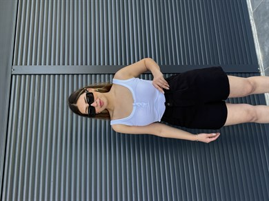 Arka Beli Lastikli Tensel Kot Şort Siyah
