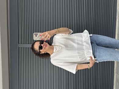 Büzgü Detaylı Tasarım T-shirt Beyaz