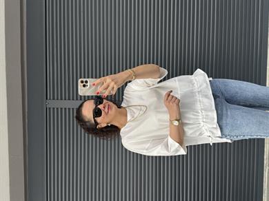 Büzgü Detaylı Tasarım T-shirt Beyaz
