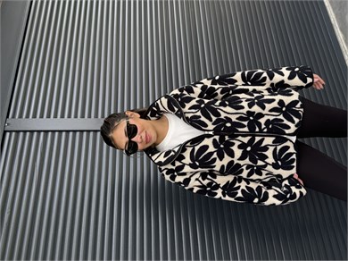 Çiçek Desenli Fermuarlı Polar Sweat Siyah