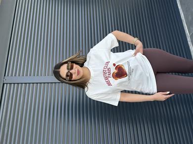 Çilekli Ekmek Baskılı T-shirt Beyaz