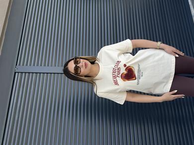 Çilekli Ekmek Baskılı T-shirt Vanilya